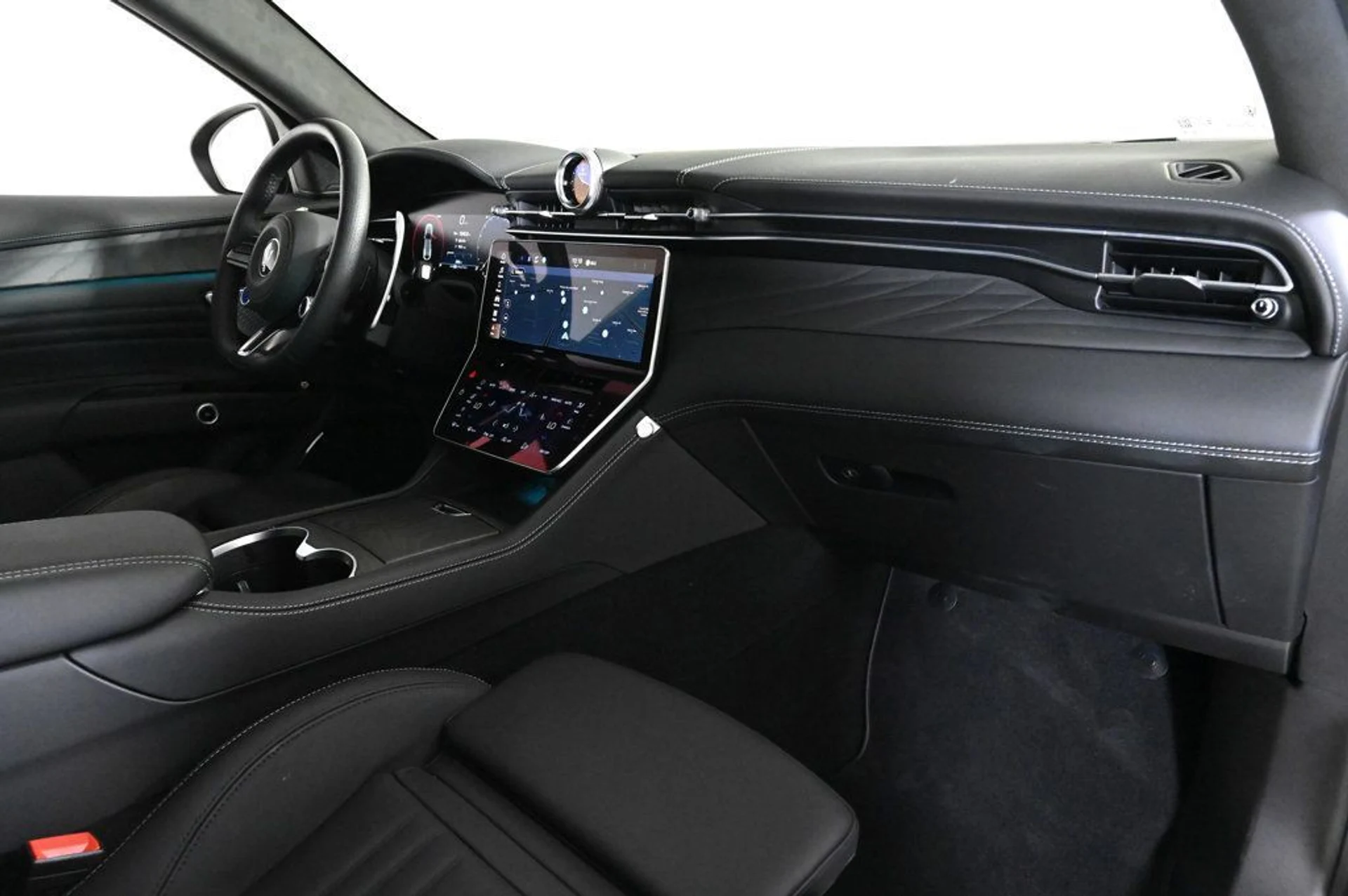 mph015_2219280233_used_2025_maserati_grecale_modena_11350_22941787_15_1024_5652fc6fc3