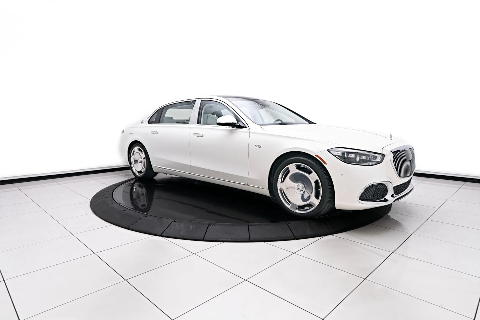 mph015_2225066_Used_2023_Mercedes_Benz_S_Class_Maybach_S_680_1755991212_eecfe7182d