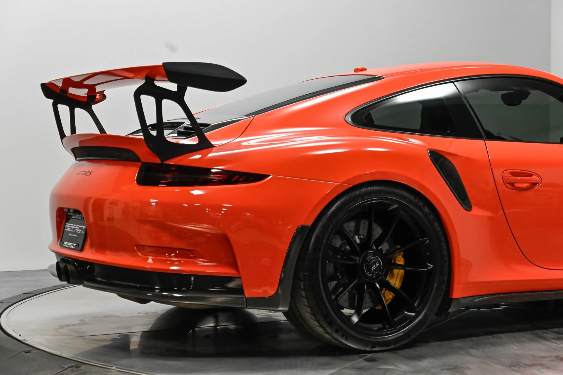 mph015_223092041_Used_2016_Porsche_911_GT_3_RS_1788412421_505d6298ce