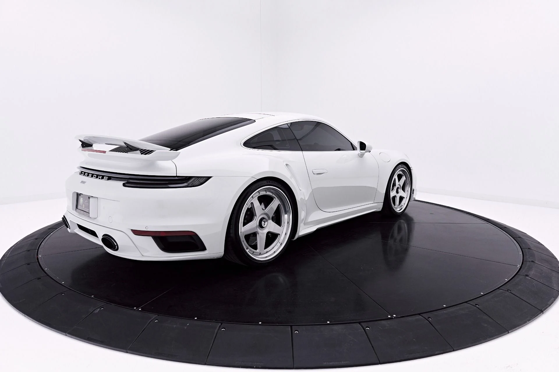 mph015_2234098864_Used_2024_Porsche_911_Turbo_S_1777505234_1811bf88ea