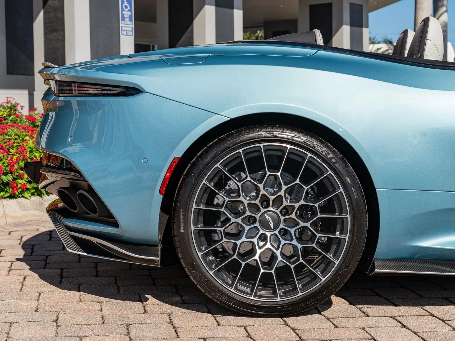 mph015_2235243728_Used_2023_Aston_Martin_DBS_770_Ultimate_1792180993_c91aab1b9b
