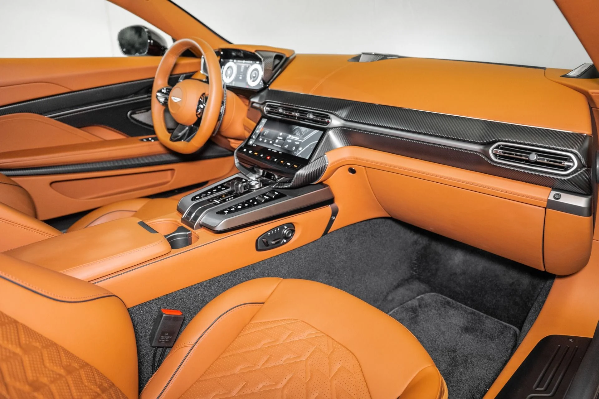 mph015_2235764233_Used_2025_Aston_Martin_Vanquish_1751746222_594b5de57b