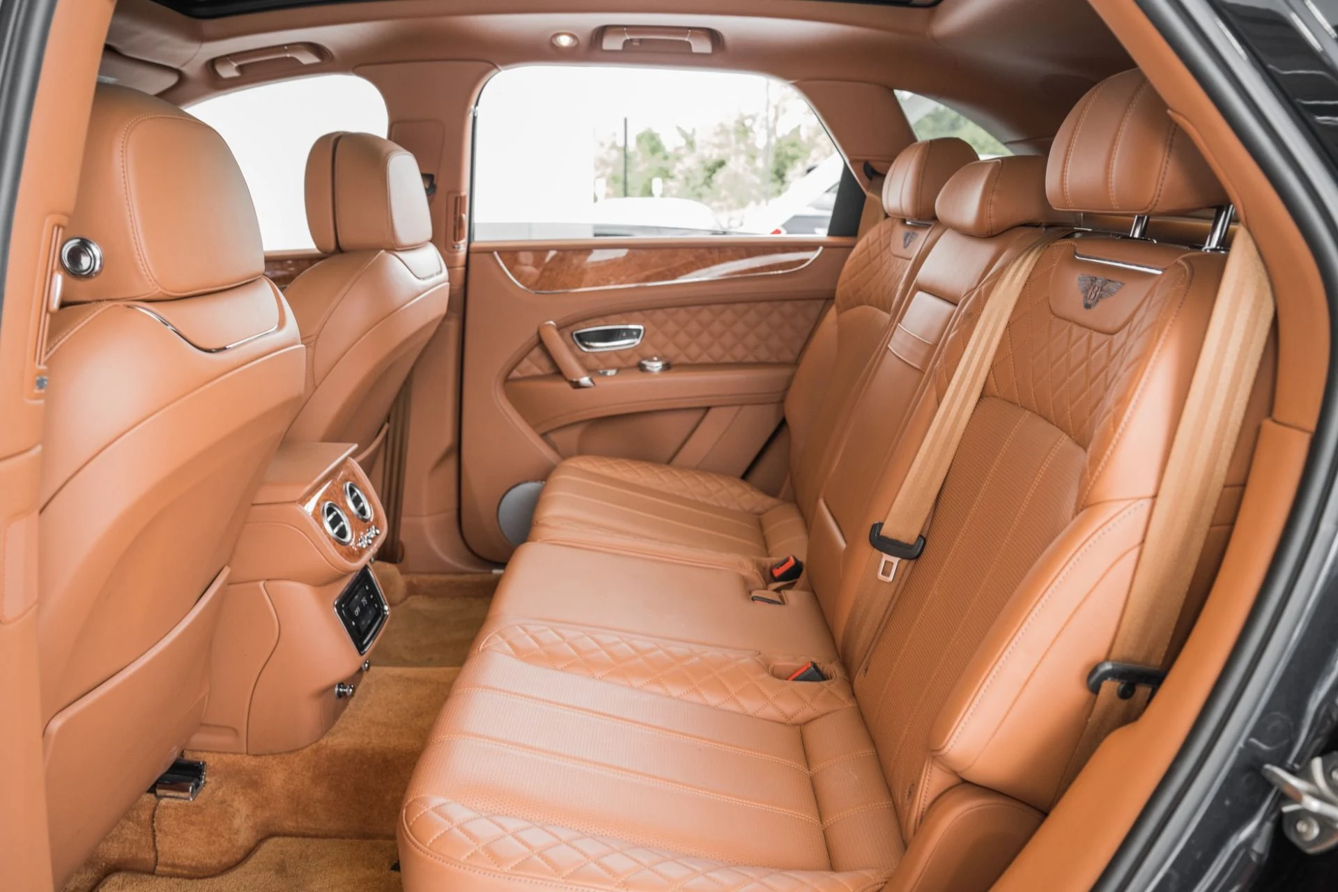 mph015_2243828525_Used_2017_Bentley_Bentayga_W12_1683658986_7f7e4c77bf