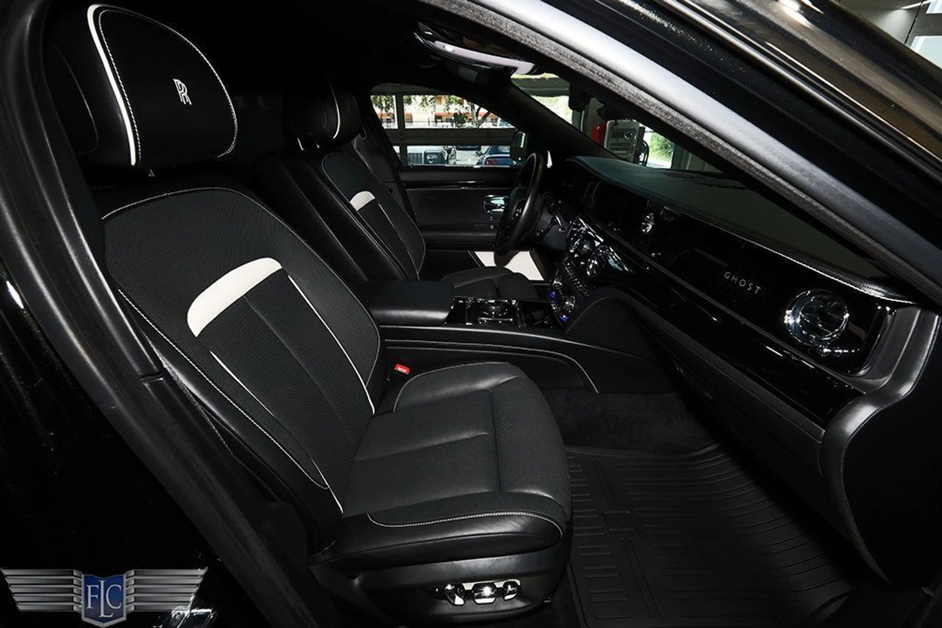 mph015_2245580693_used_2021_rolls_royce_ghost_ewb_sedan_9689_23033984_16_1024_d2629e9fc3