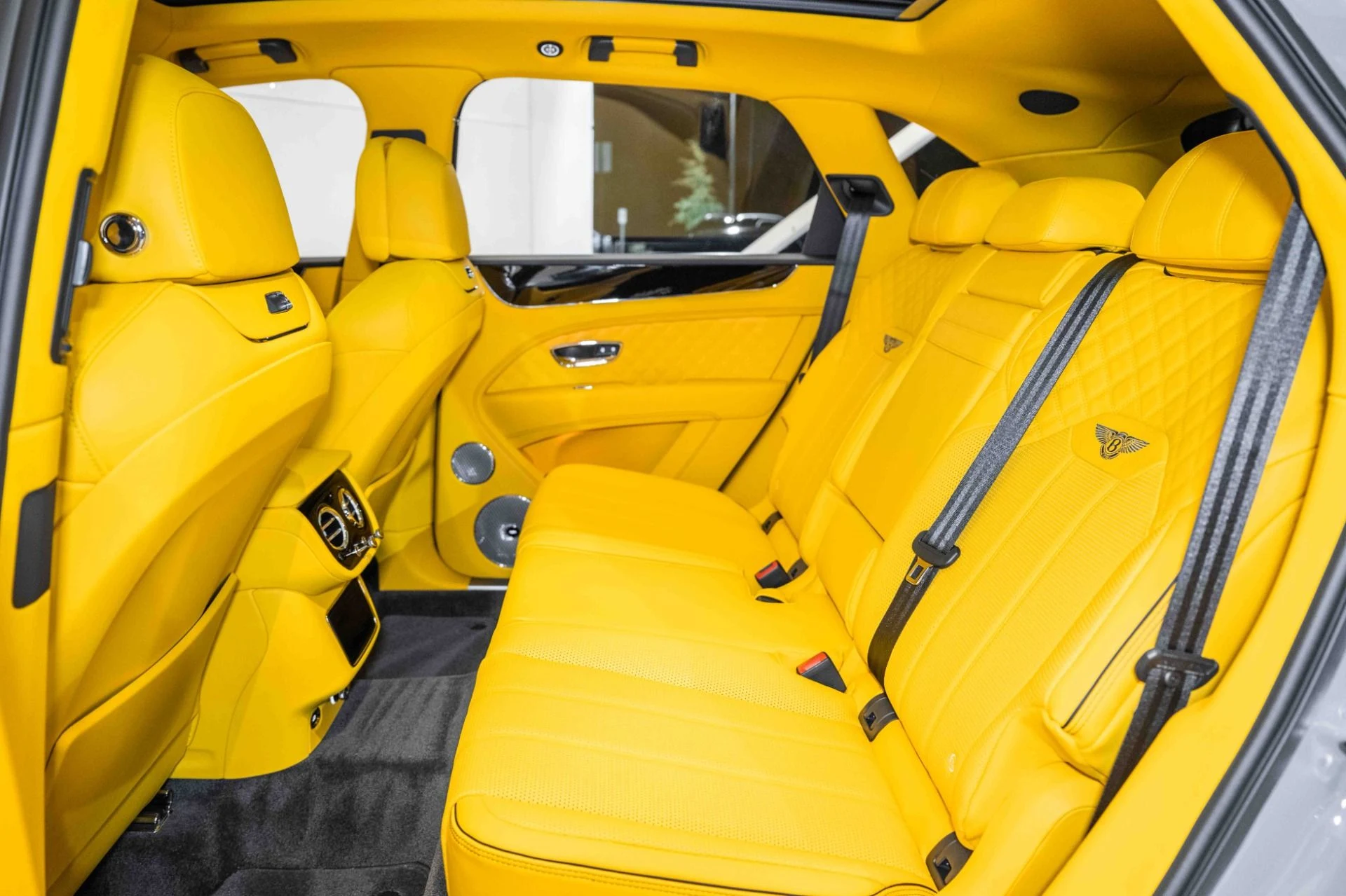 mph015_2249487891_Used_2023_Bentley_Bentayga_S_V8_1698872285_417e2675c1