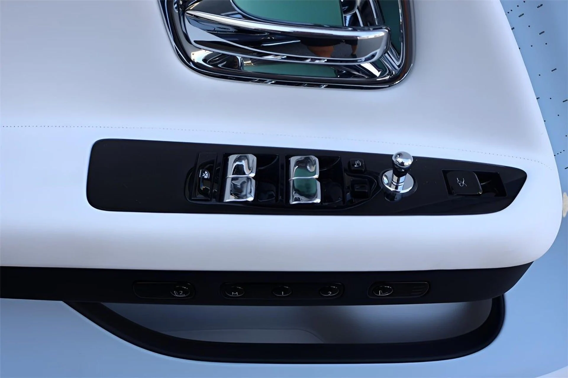 mph015_2250242671_16_5e356cb2f3