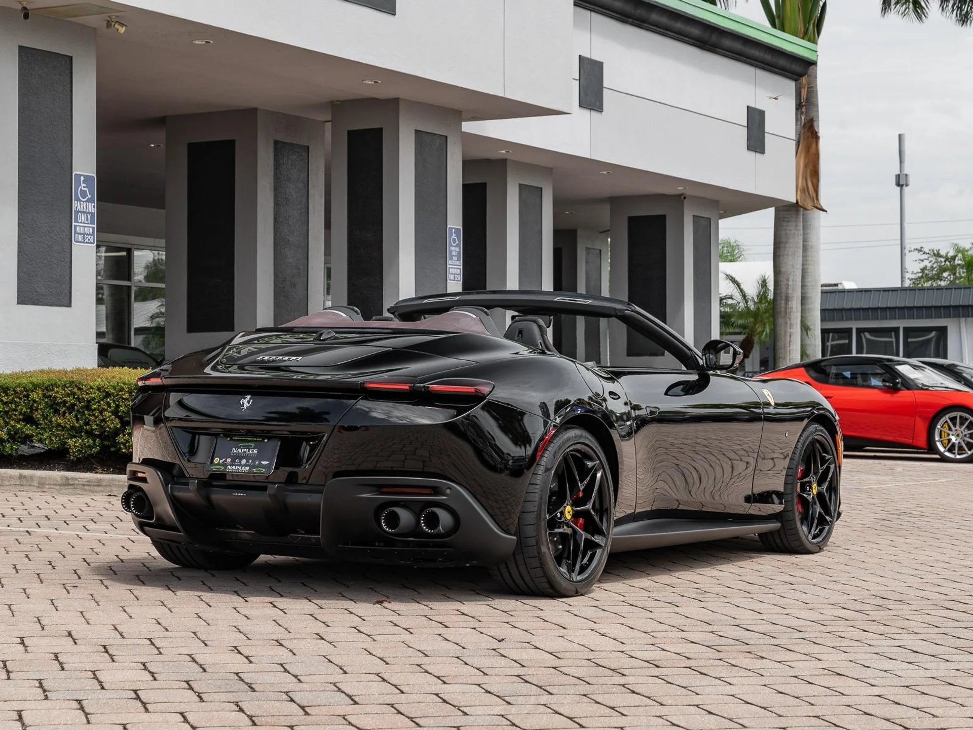 mph015_2251676341_Used_2025_Ferrari_Roma_Spider_1757020157_c207d27332