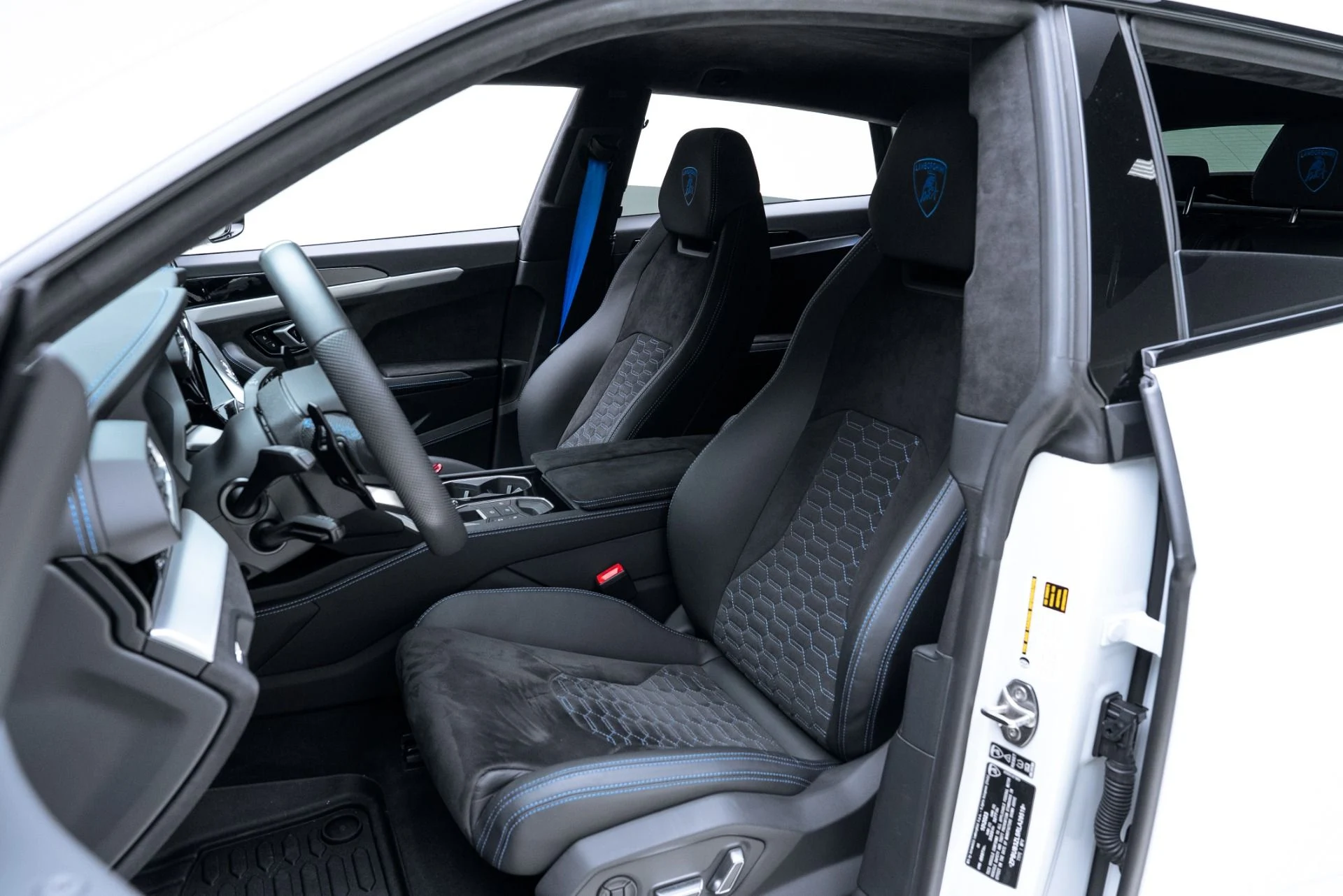 mph015_2258266188_Used_2024_Lamborghini_Urus_S_1774974370_e951cbdf40