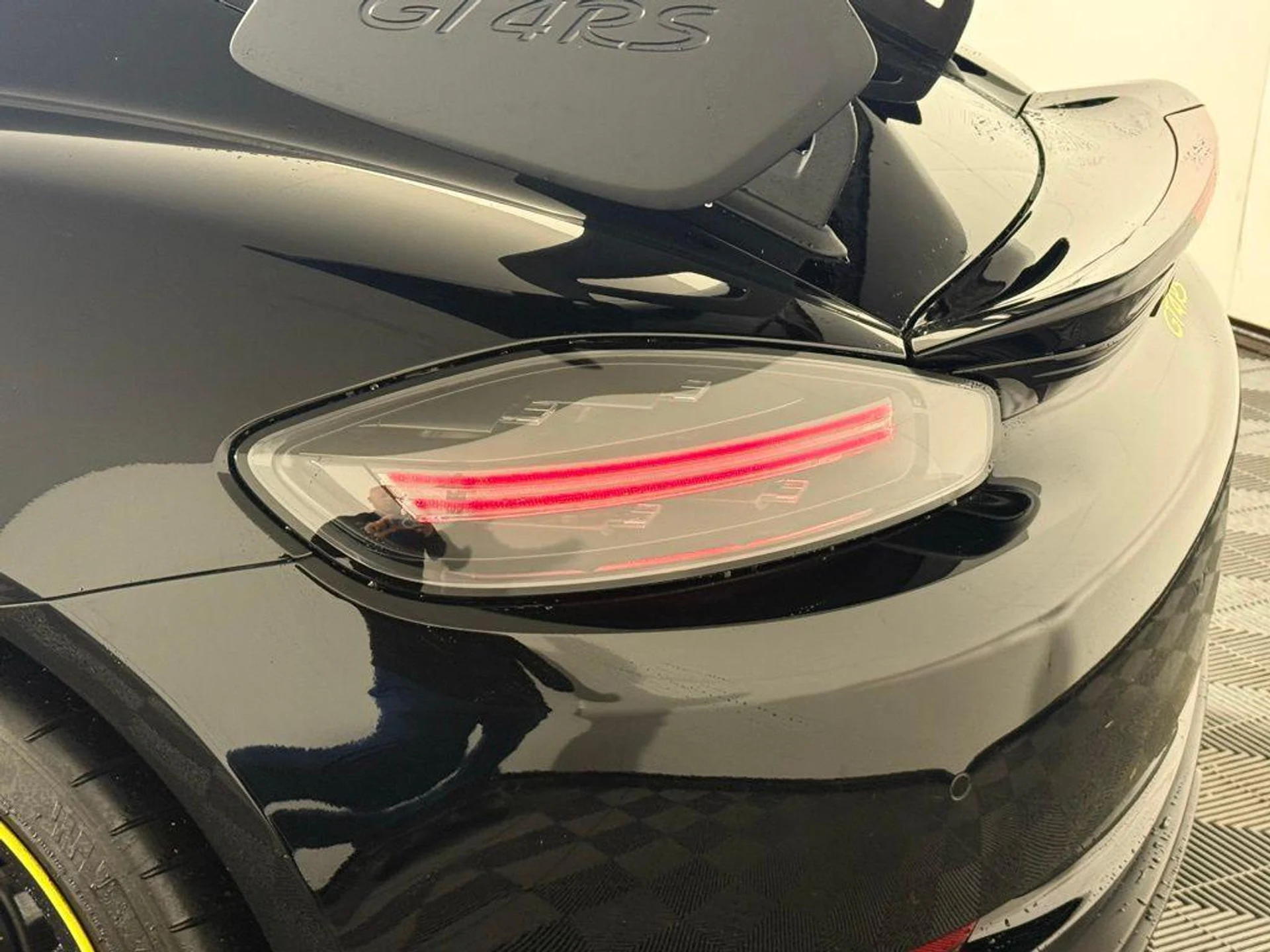 mph015_2261668564_N7gjj_MKJ_24_PY_Chf_GBEZ_Psg_P0_MKE_431770beff