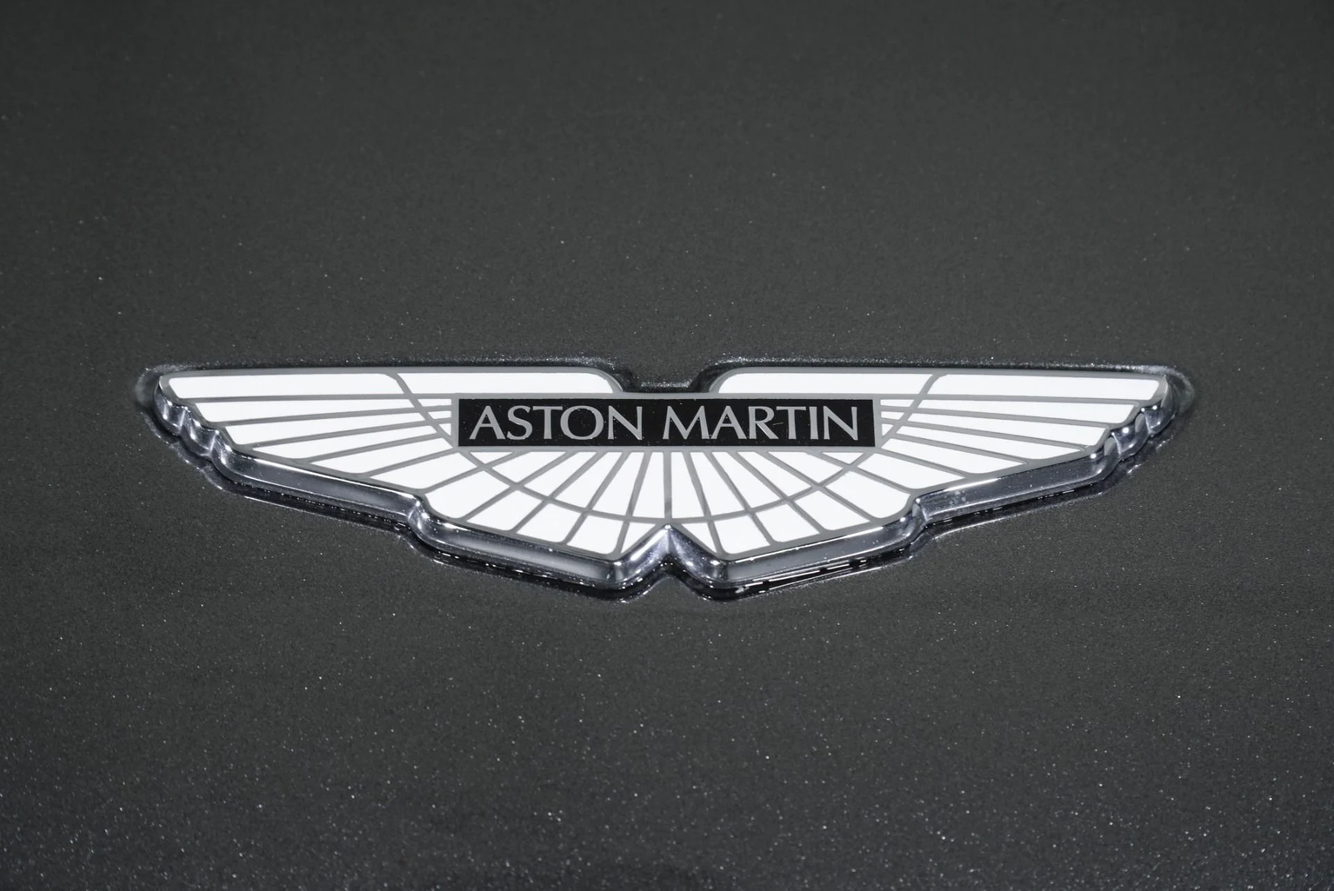 mph015_226252779_Used_2020_Aston_Martin_DBS_Superleggera_1765307880_d4aa5ff7a7