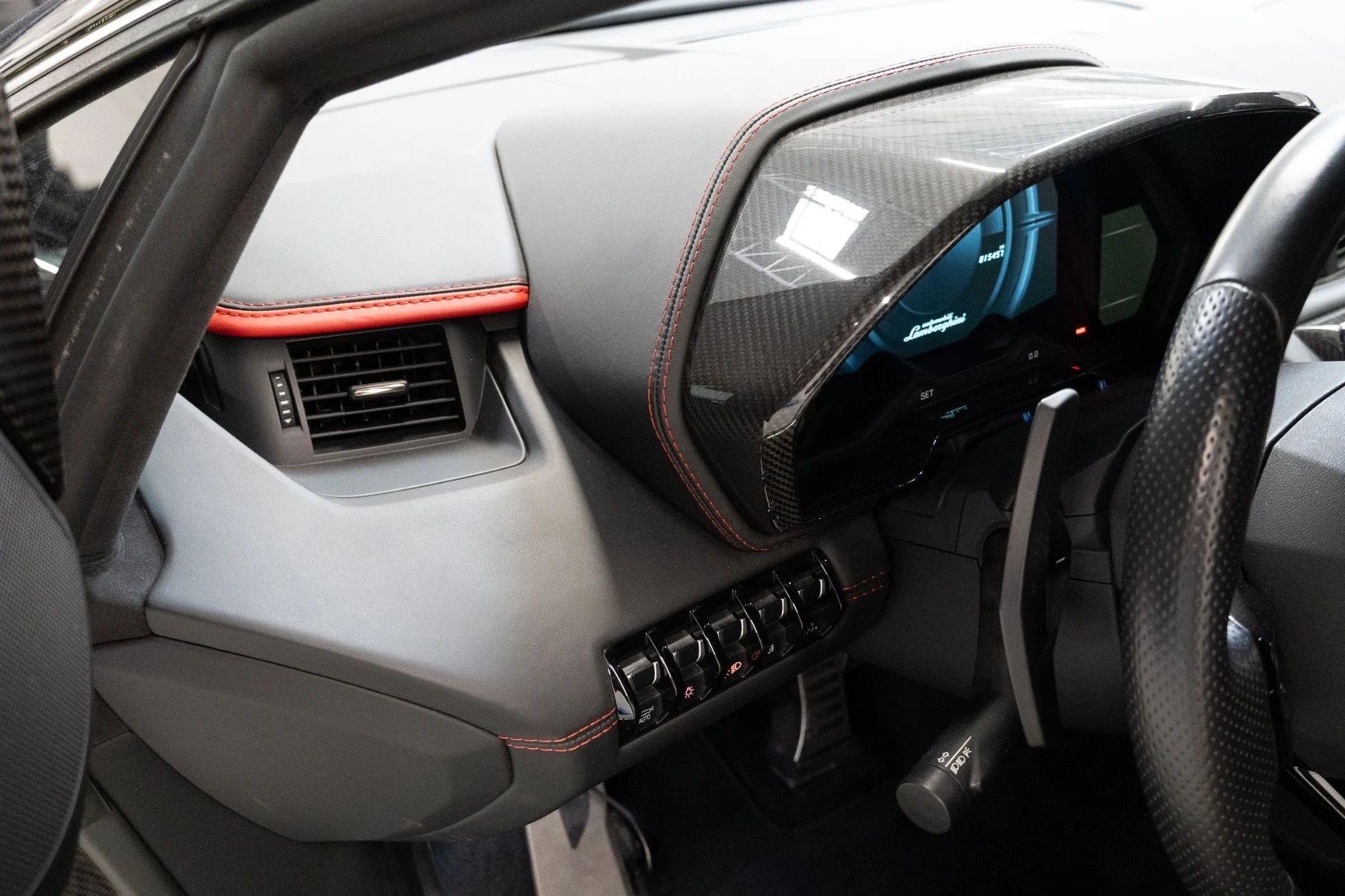 mph015_2263235848_Used_2018_Lamborghini_Aventador_LP_740_4_S_1768935859_59db0223a7