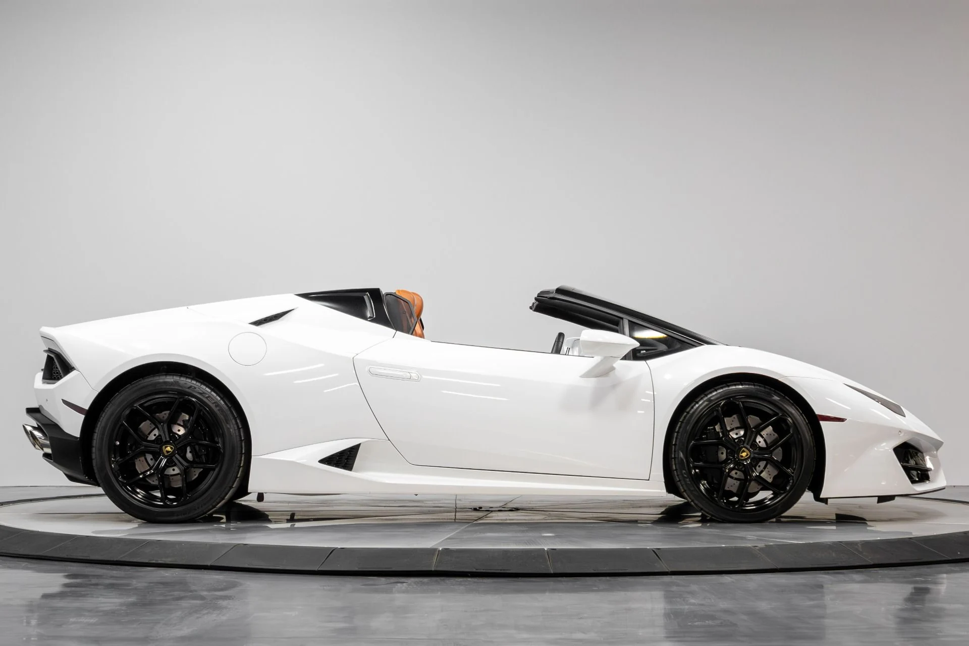 mph015_2263463194_Used_2019_Lamborghini_Huracan_LP_580_2_S_1770412340_e47069ccc0