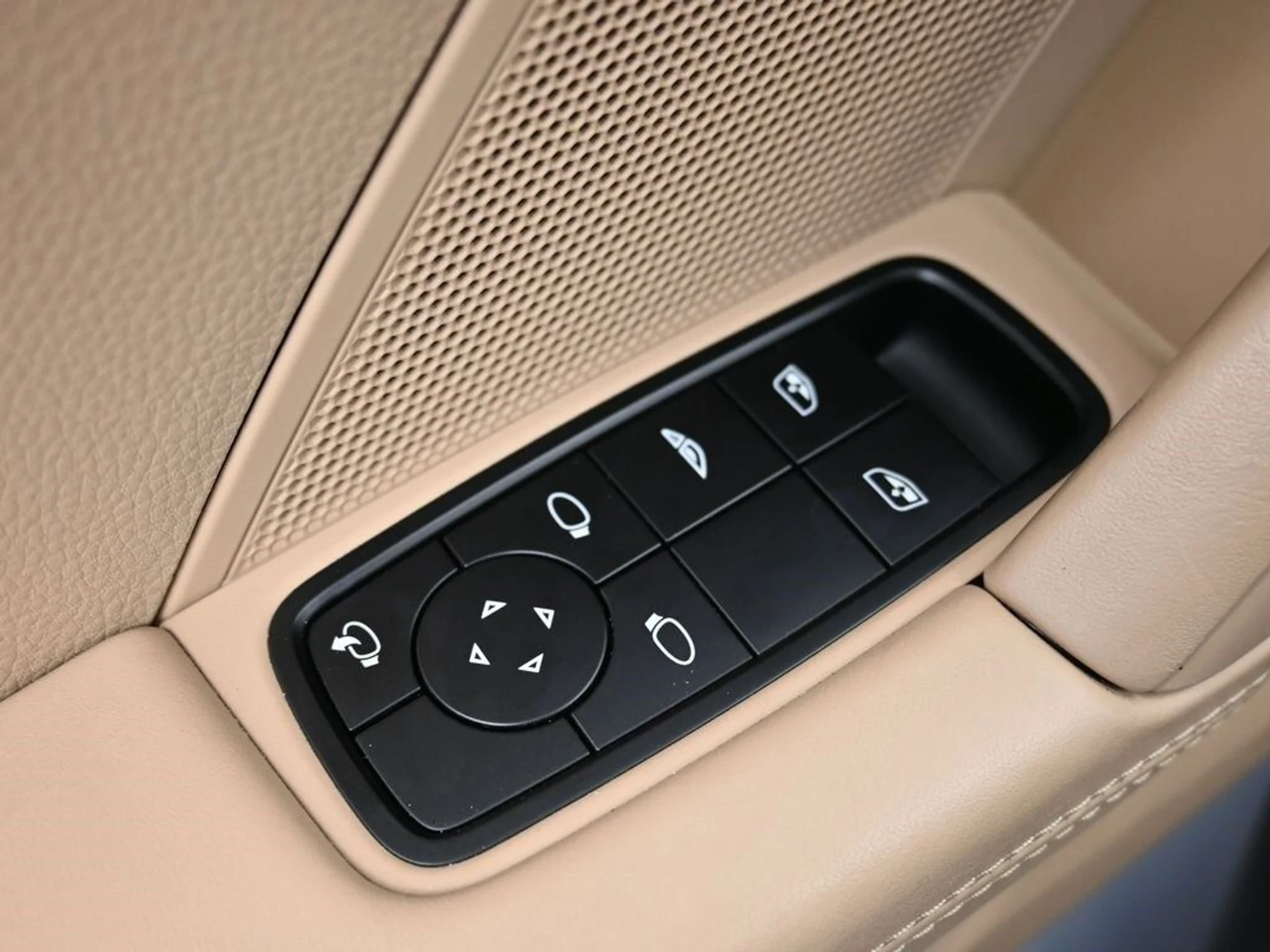 mph015_2264082636_06d64540ff0b378bd7bafe37bb938743x_1da31cfbb4