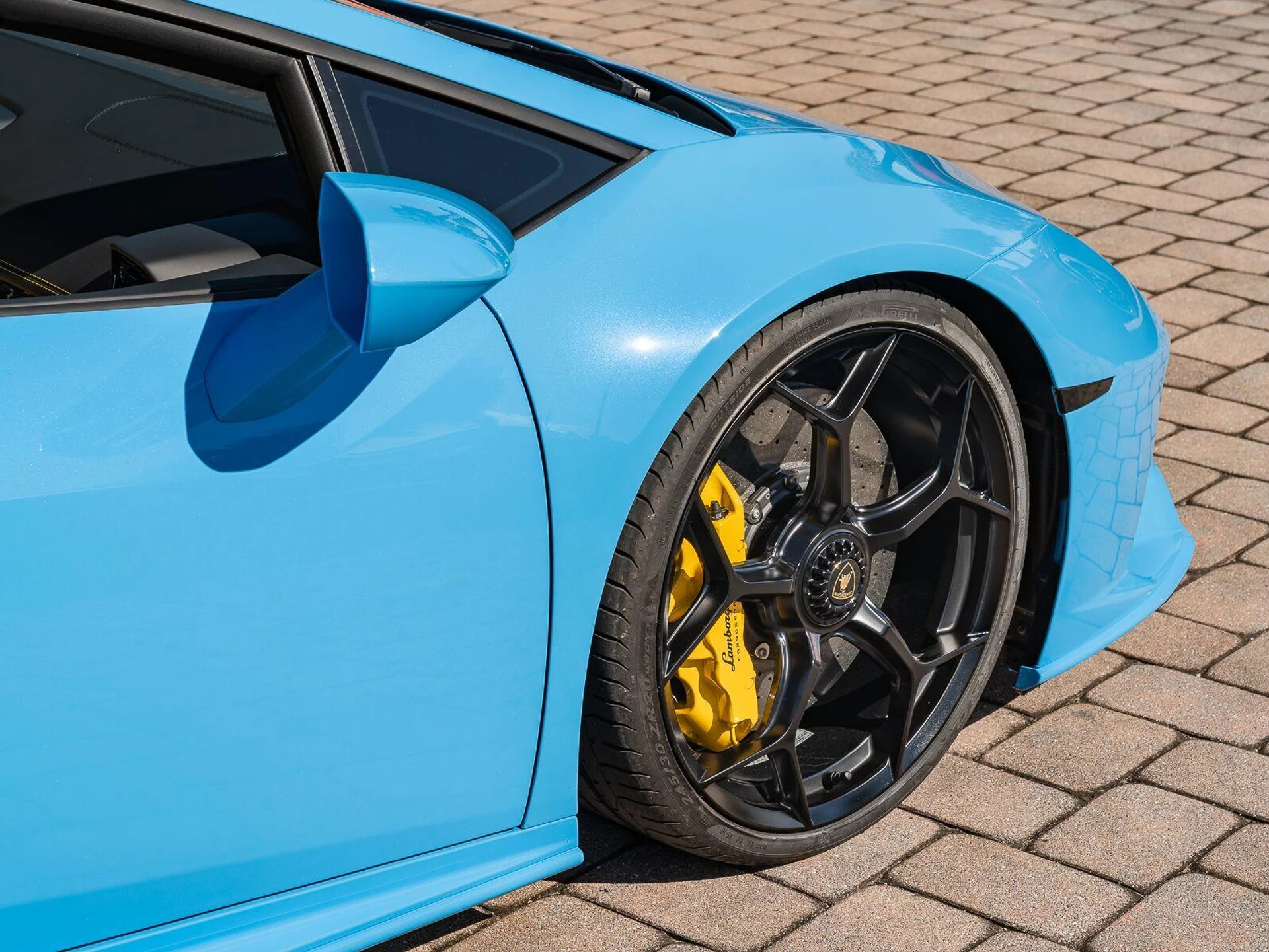 mph015_2268762755_Used_2022_Lamborghini_Huracan_EVO_Spyder_AWD_1792704189_a5a47deb96