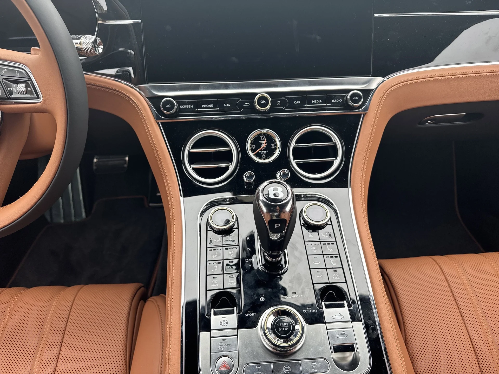 mph015_2270671223_36bf2c1d67d94678b979c7bbd77cf7dax_f61d3a8221