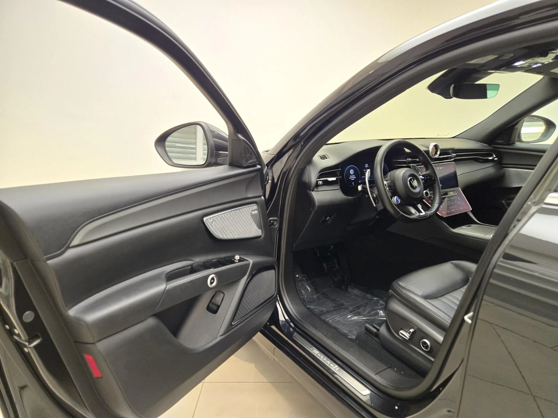 mph015_2275600779_Used_2024_Maserati_Grecale_GT_1765436372_44df9e3998