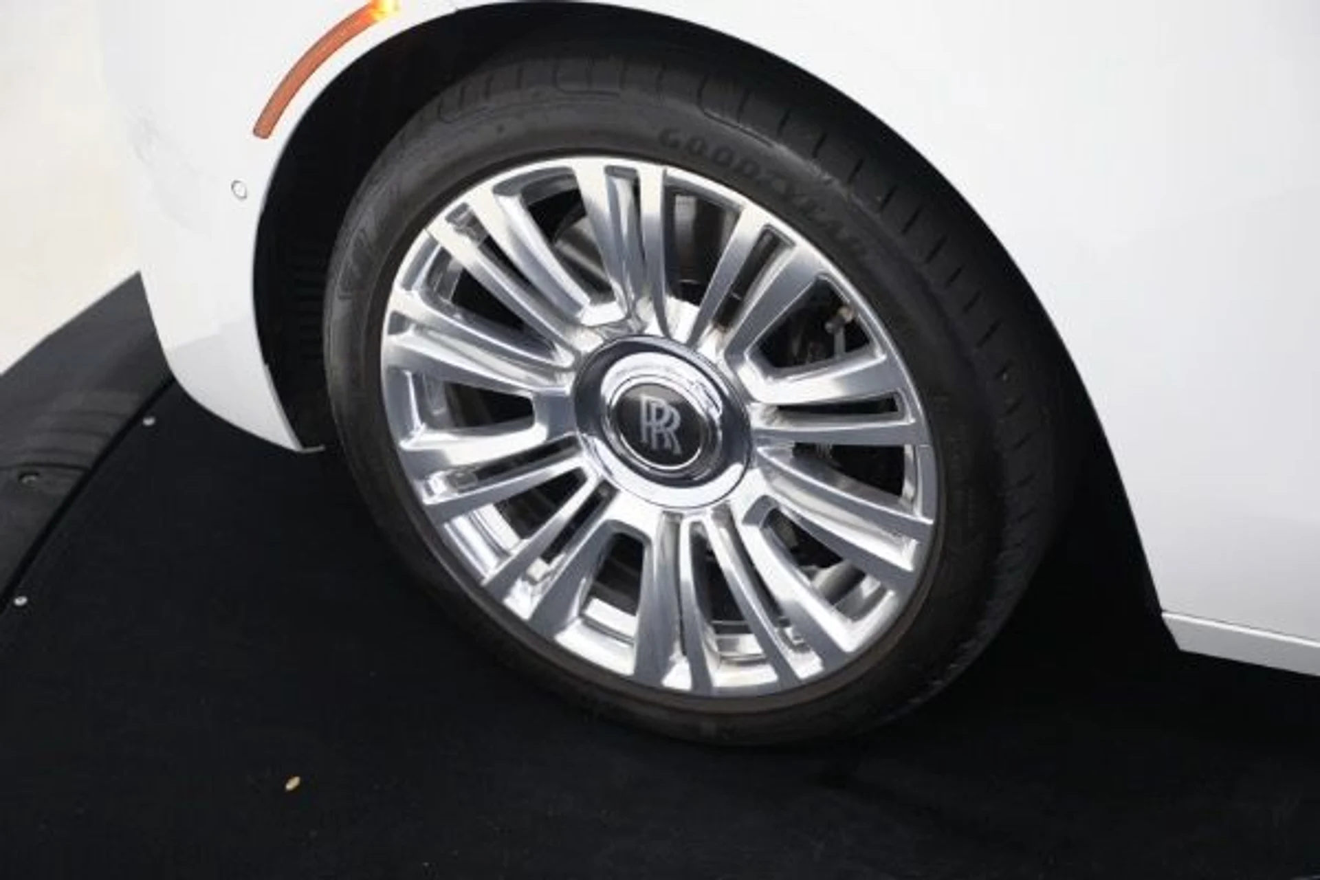 mph015_2276249089_Used_2021_Rolls_Royce_Ghost_049cb8ee0d