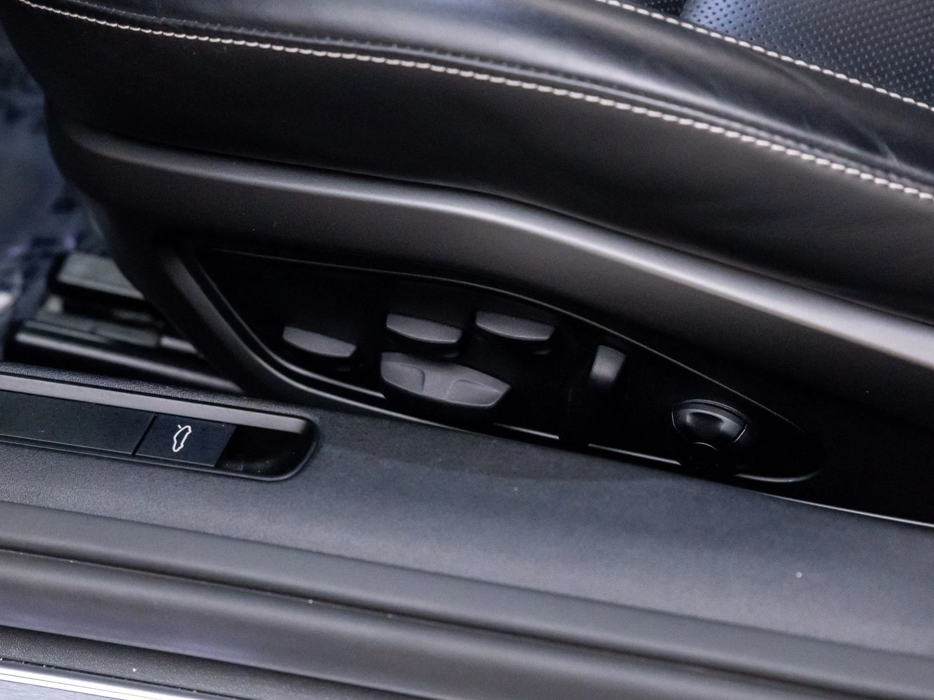 mph015_227669432_b40e07dba05b7be6deff939e97b8261ax_aa255ca66f