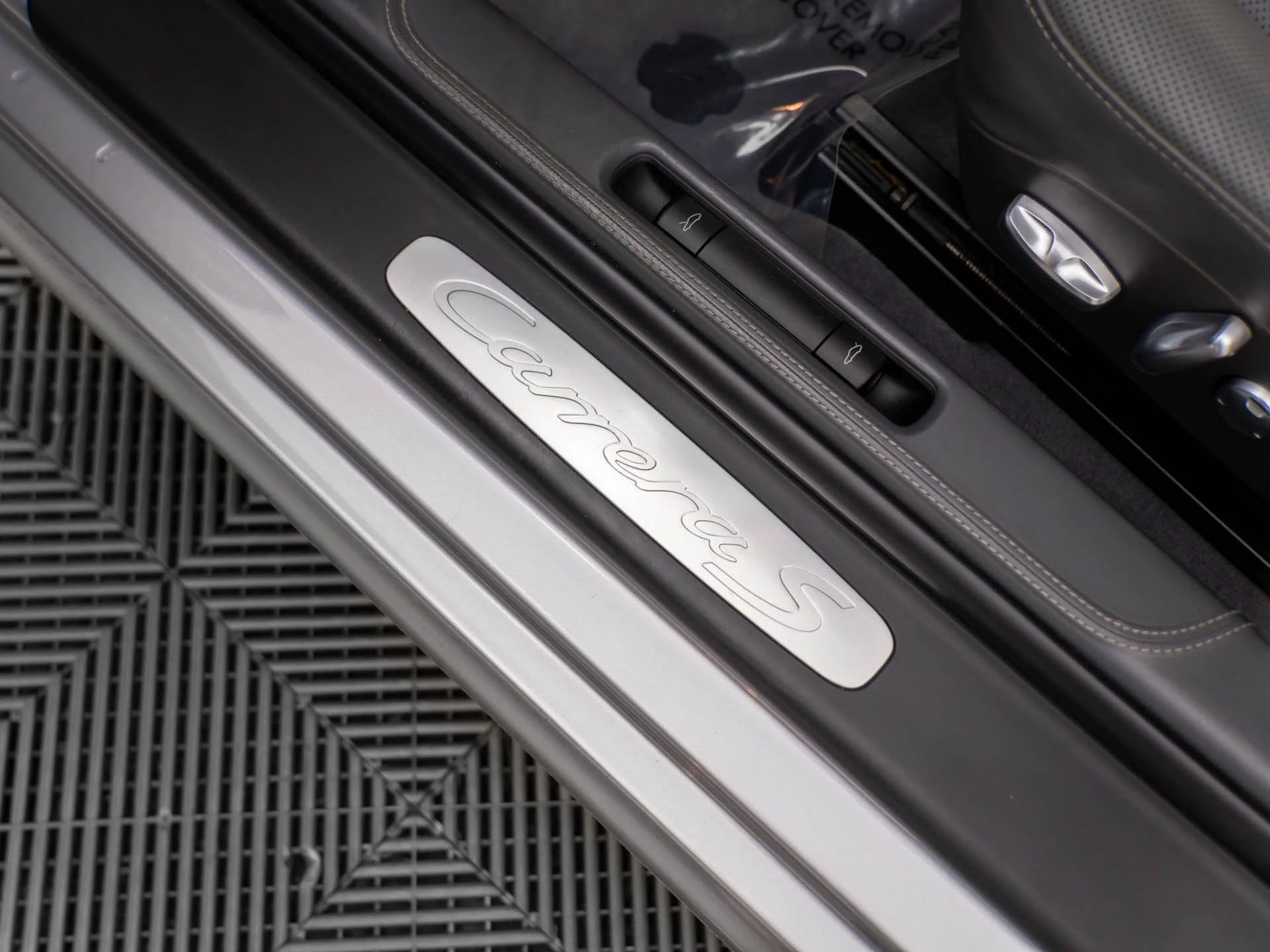 mph015_2287081162_a748b433ae20f43f99bf4646ecb870dcx_b4f3bc8b00