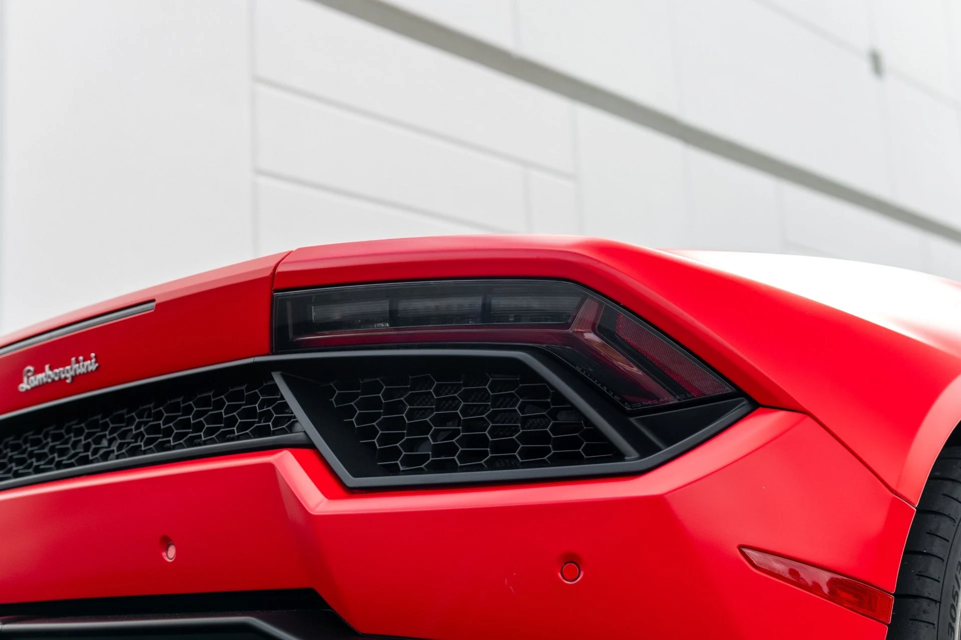 mph015_2293564237_Used_2018_Lamborghini_Huracan_LP_580_2_Spyder_1766443768_4aef6f399d