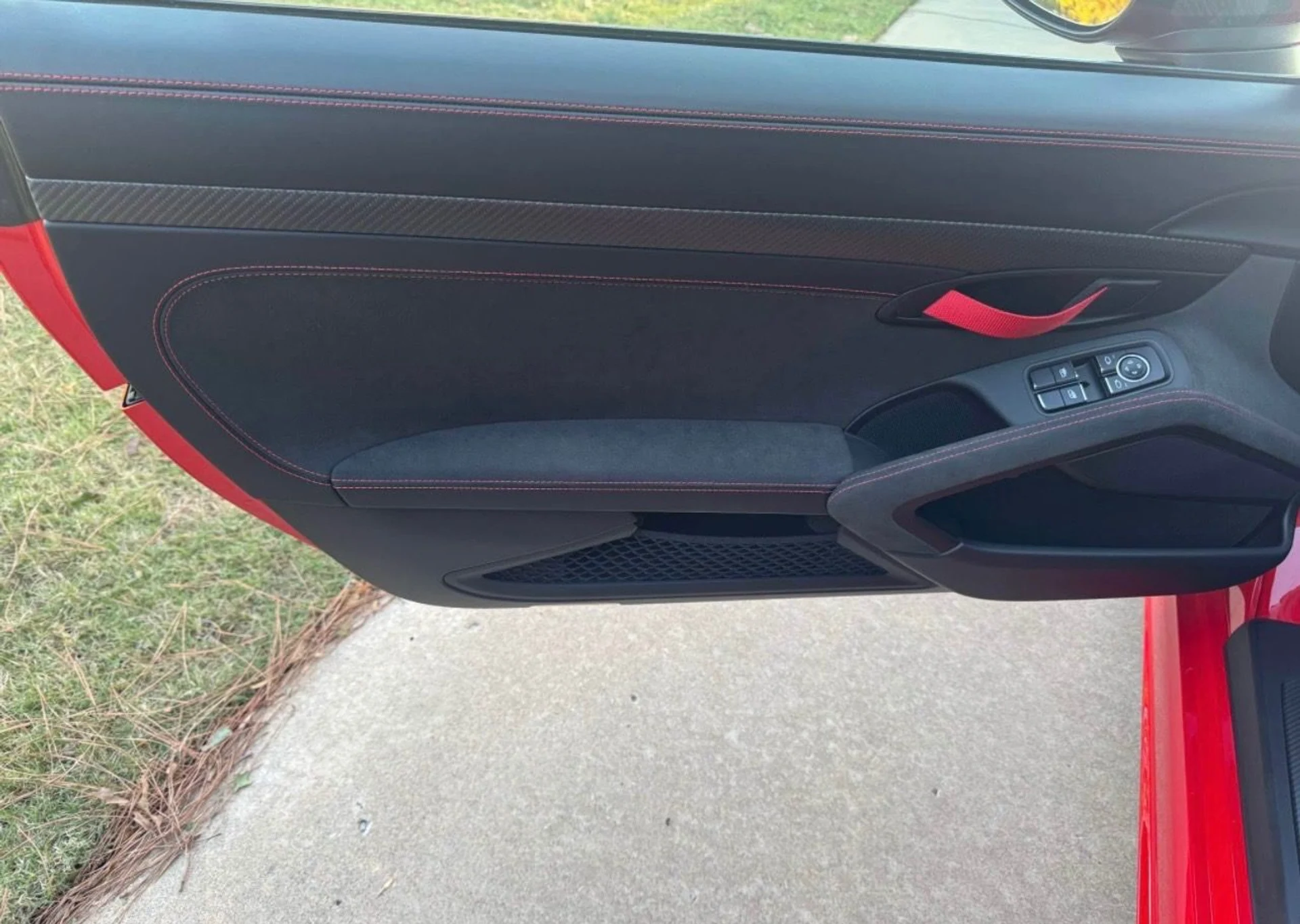 mph015_2295789313_Used_2025_Porsche_718_Cayman_GT_4_RS_1762885895_479150c0ef