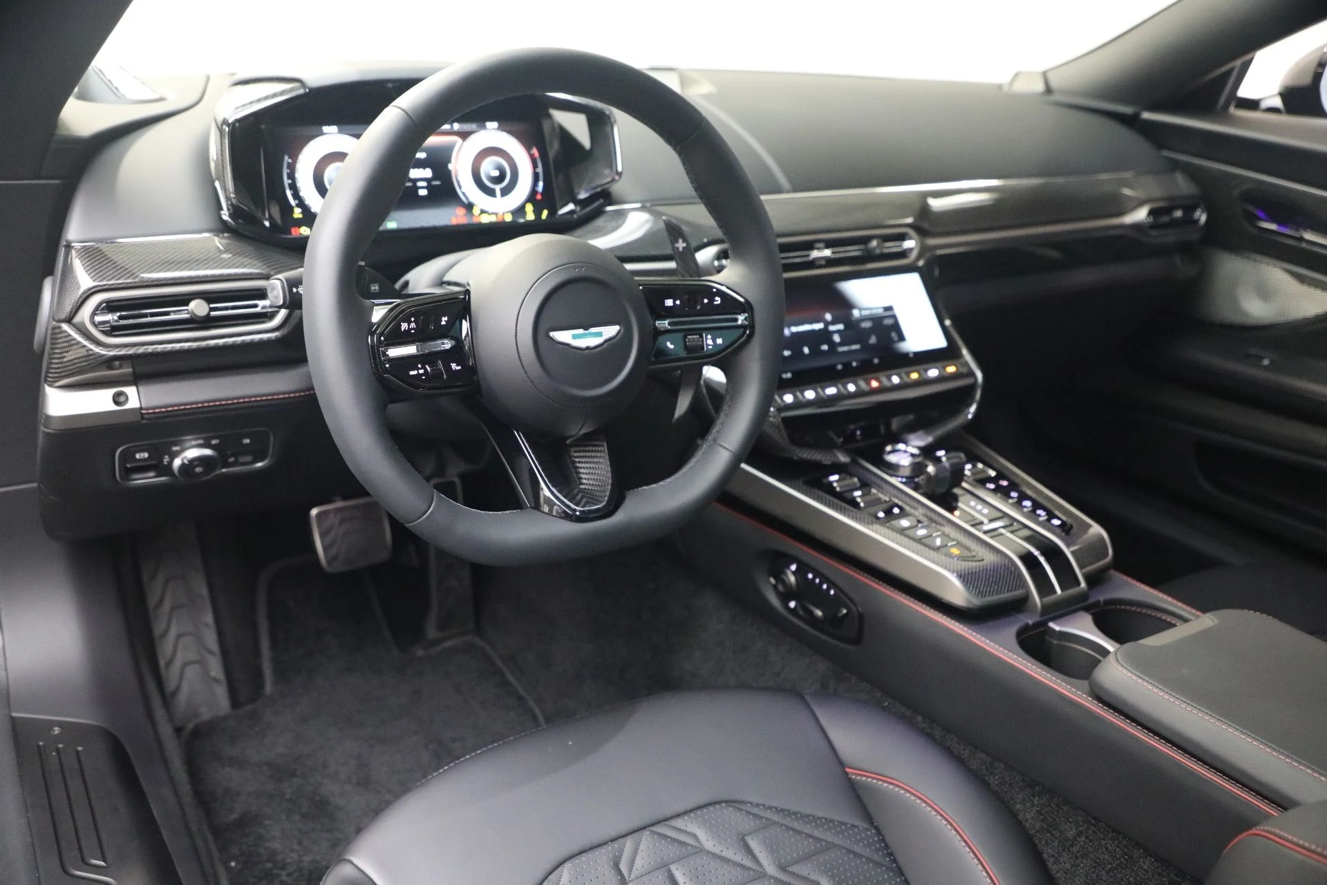 mph015_2300503614_Used_2026_Aston_Martin_Vanquish_1787327512_d5f2322825