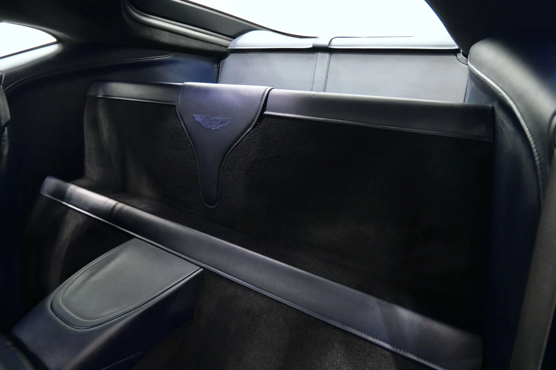 mph015_2311528837_Used_2020_Aston_Martin_Vantage_Twin_Turbo_V8_Comfort_Collection_Beautiful_Inside_and_Out_1769203114_f6b82223dc