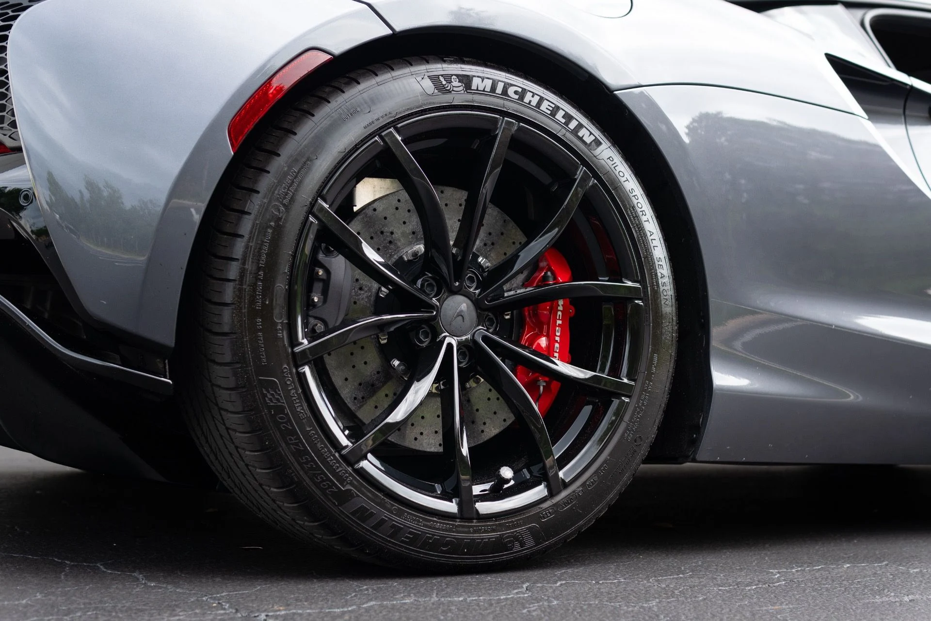 mph015_2318972771_Used_2023_Mc_Laren_Artura_1776712926_996e56a60c