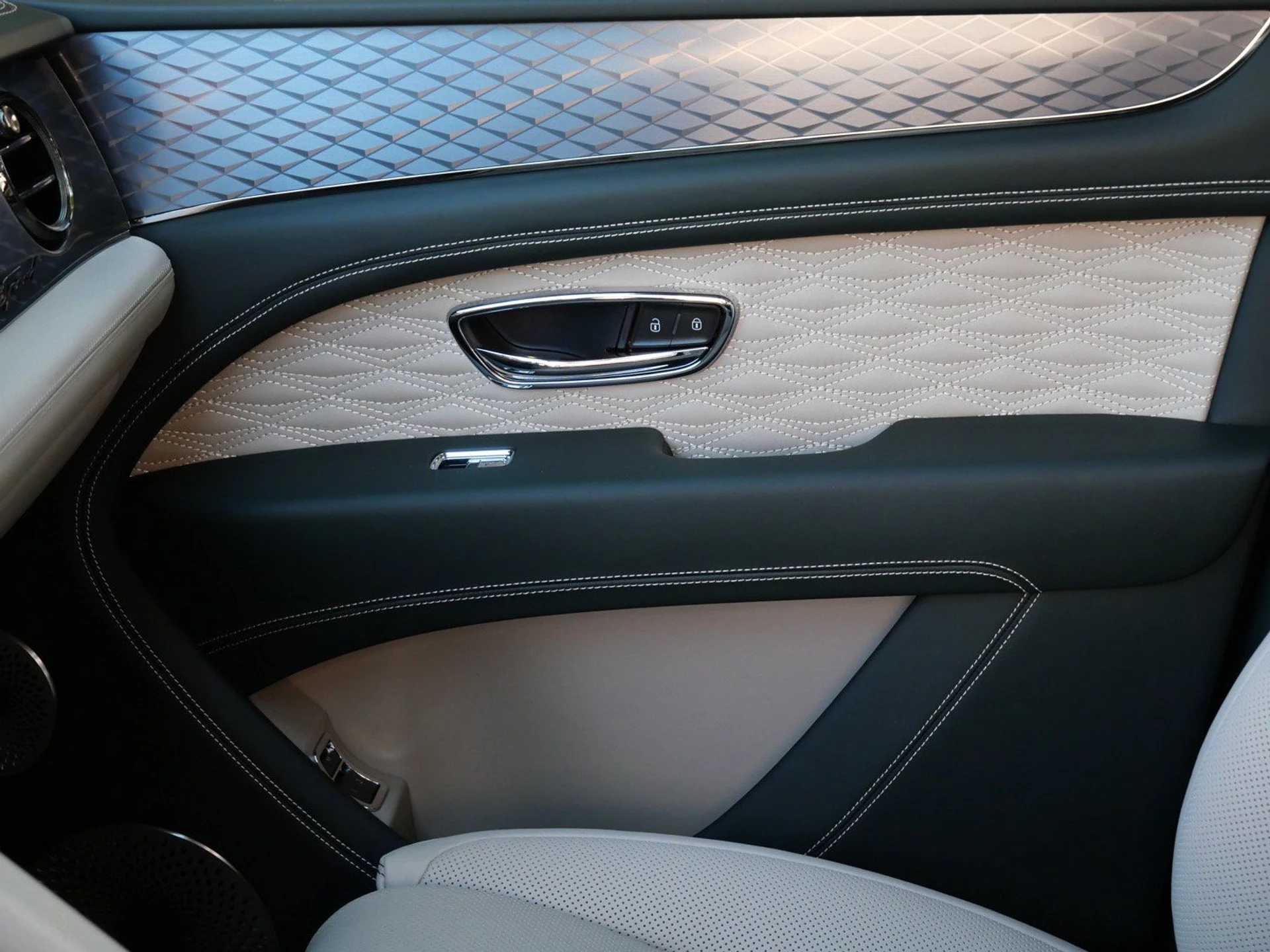 mph015_2331310781_16f0167749adf229ed682a59b46a1500x_c75384d44f