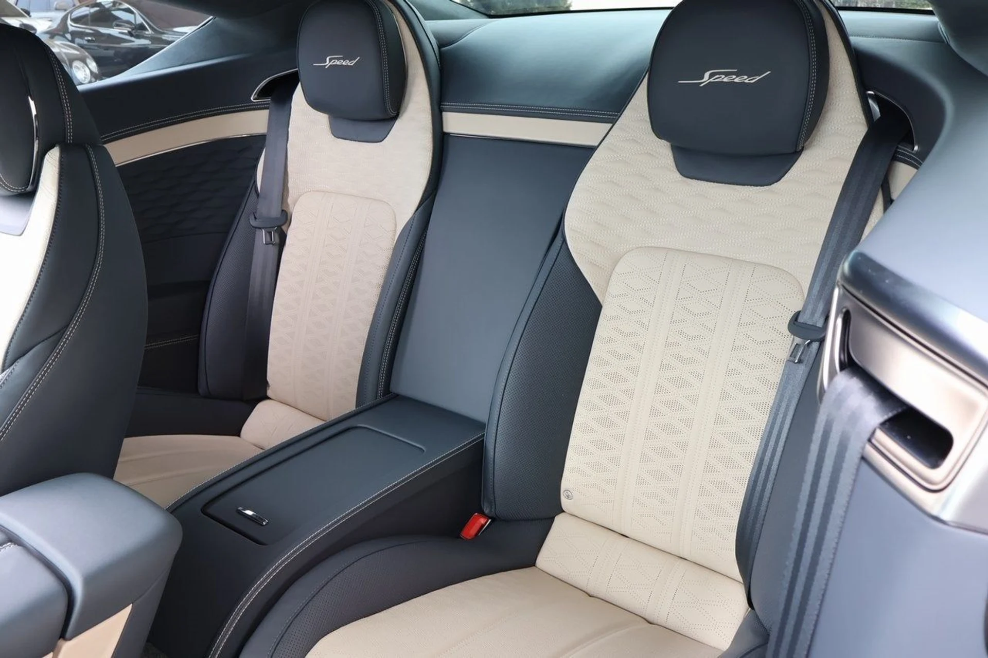 mph015_2331394427_16_833caa8ead