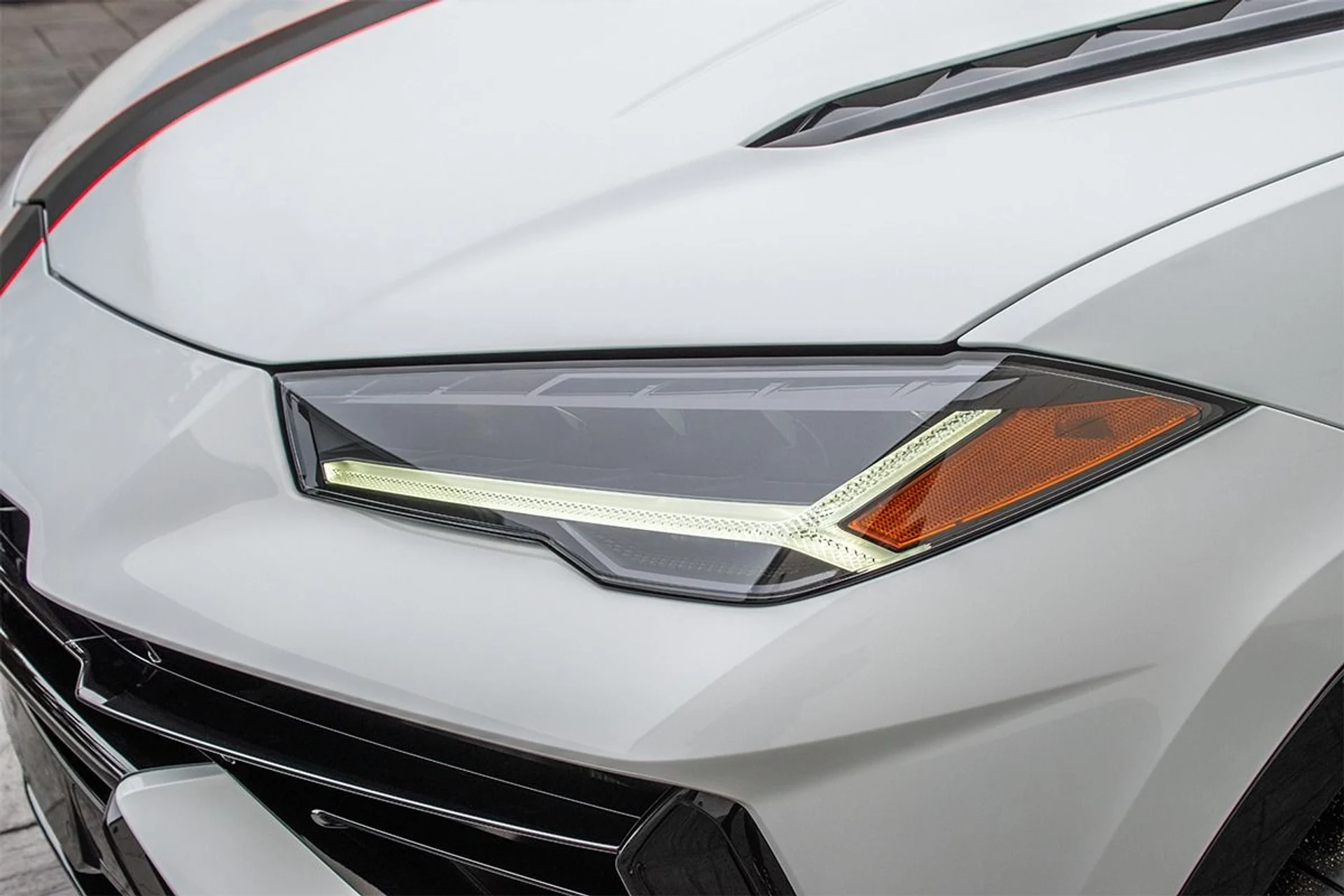 mph015_2331671244_Used_2024_Lamborghini_Urus_S_1736004526_2a647f7e32