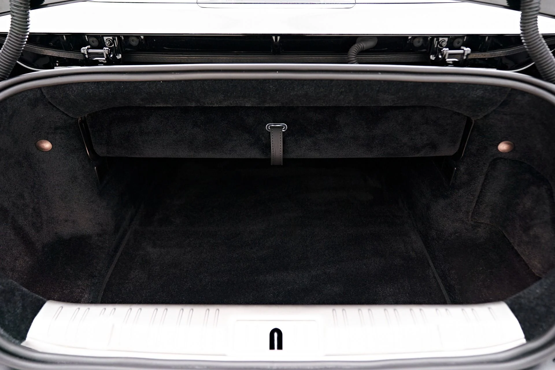 mph015_2334003556_Used_2018_Rolls_Royce_Dawn_Base_1712097655_0d5e98c6c3