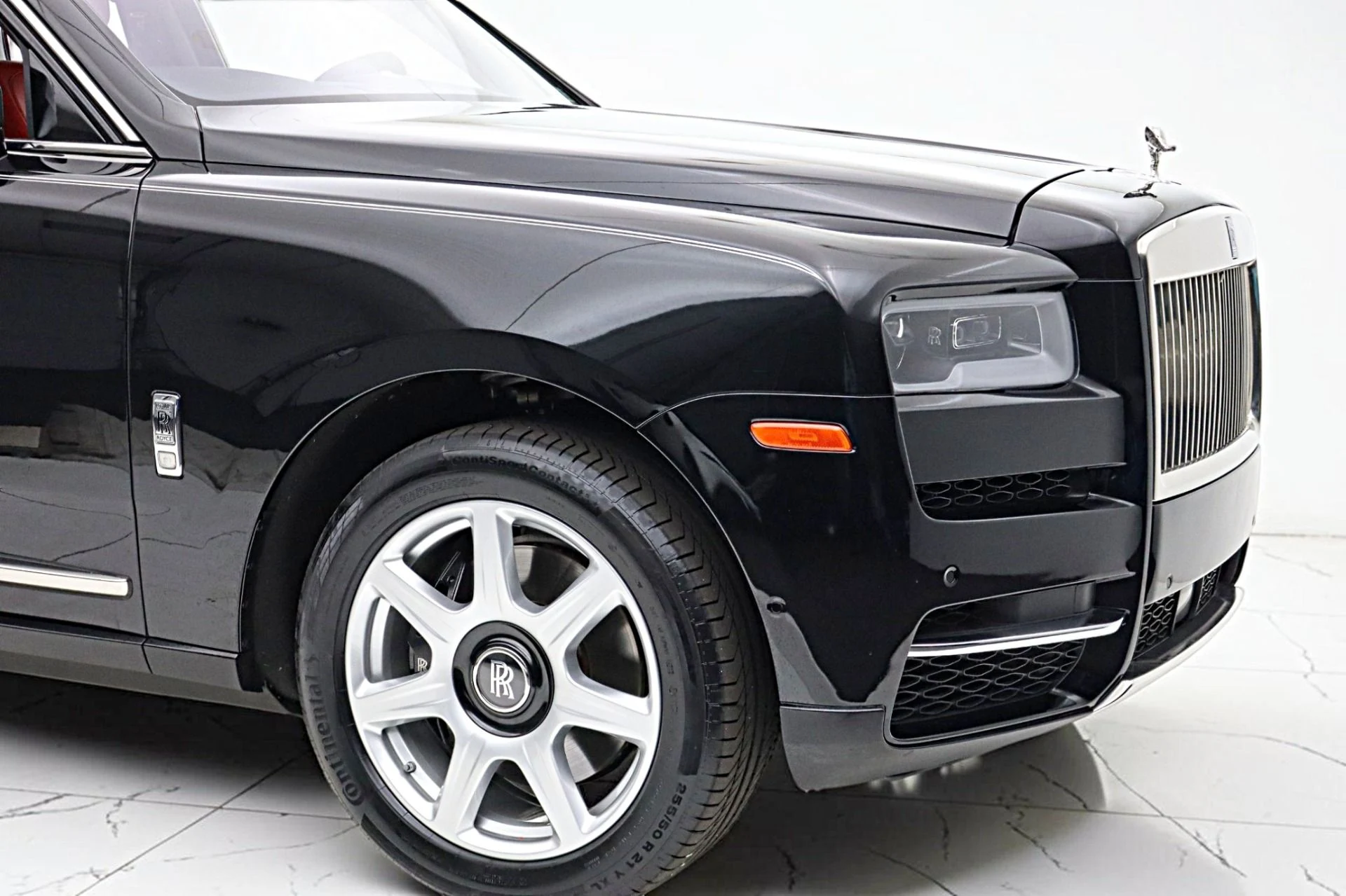mph015_2334945840_Used_2019_Rolls_Royce_Cullinan_4d2f493328
