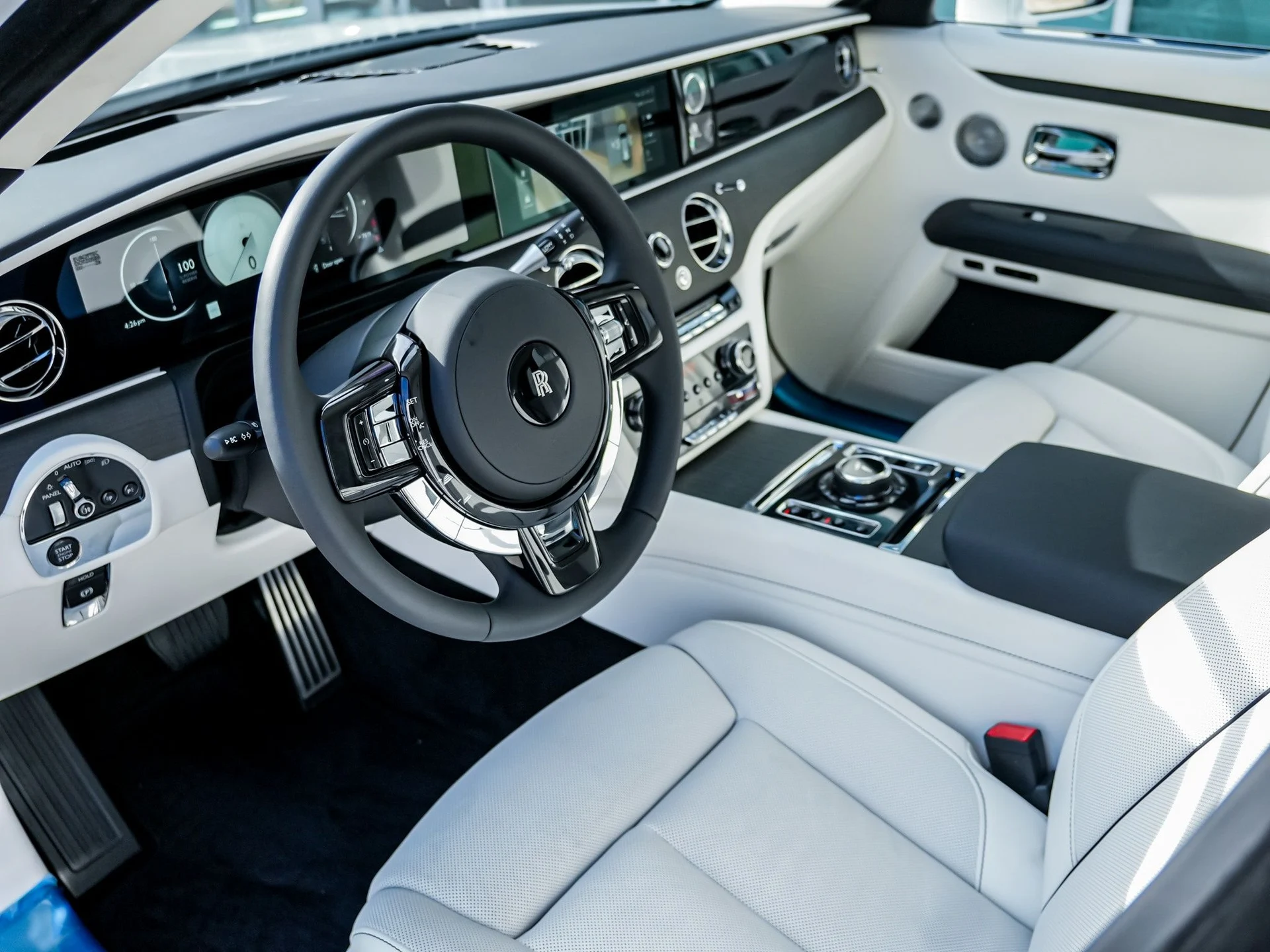 mph015_2342005728_Hi_Tech_Luxury_Imports_LLC_SCA_23_GZ_00_VU_236165_image_15_0405f9252f