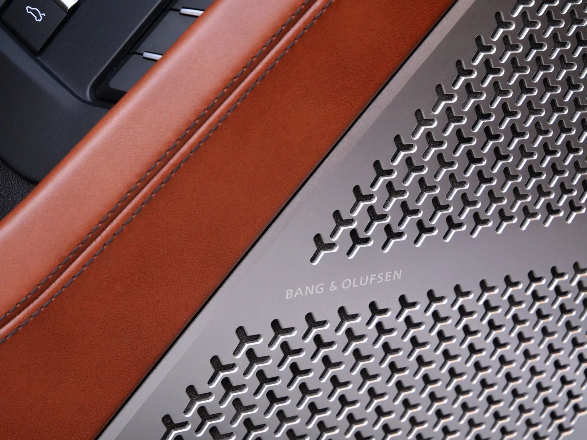 mph015_2345155398_9983c8ddd00813a916ea8c66e6495d27x_3776f136c4