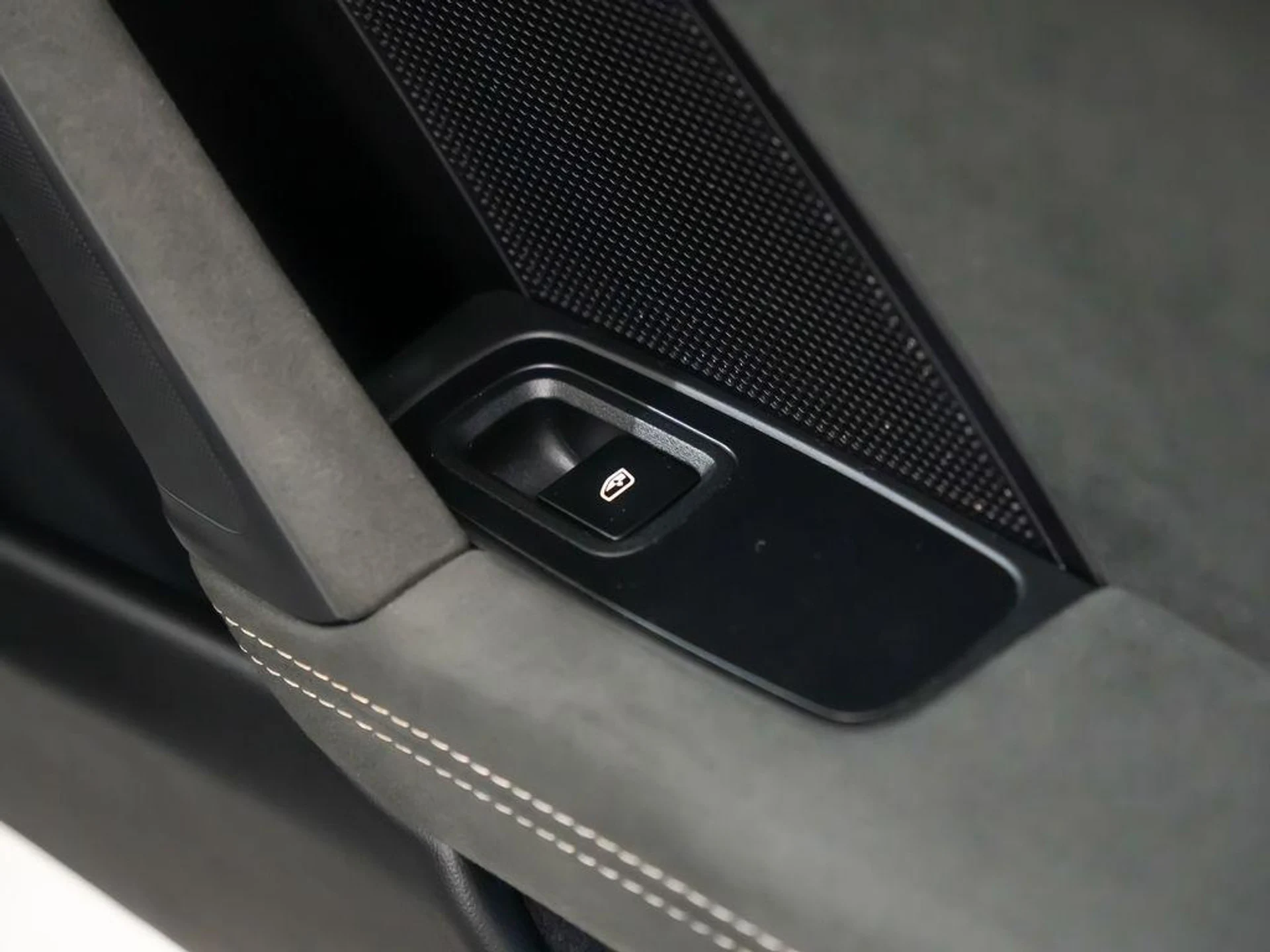 mph015_2354230896_lc_Y_Tnd_F2yy_Vn_FT_Wv_O0q0_YQ_Lw_KVM_9f2e8d92c8