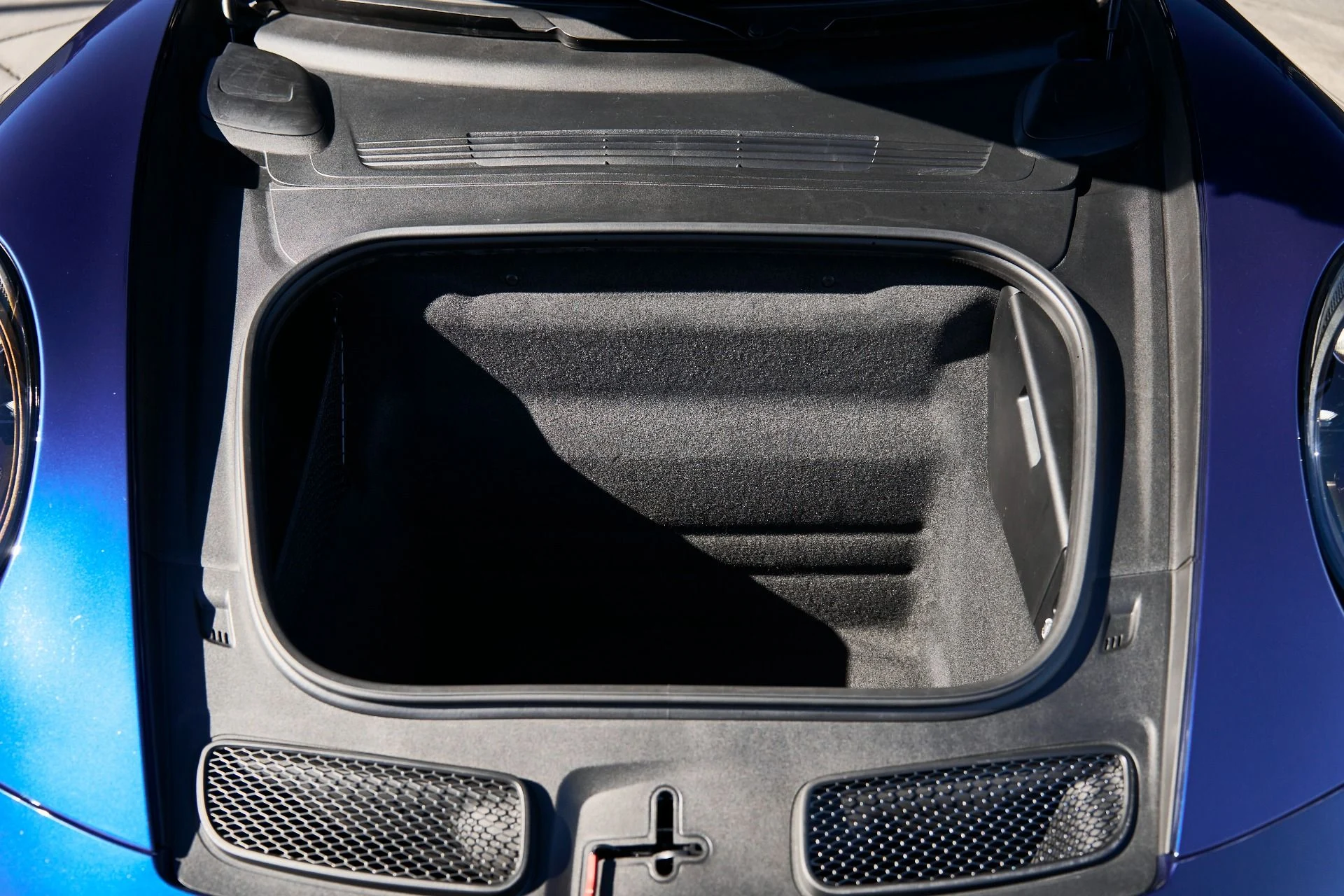 mph015_2357519893_Used_2022_Porsche_911_GT_3_1761959351_d22164a806