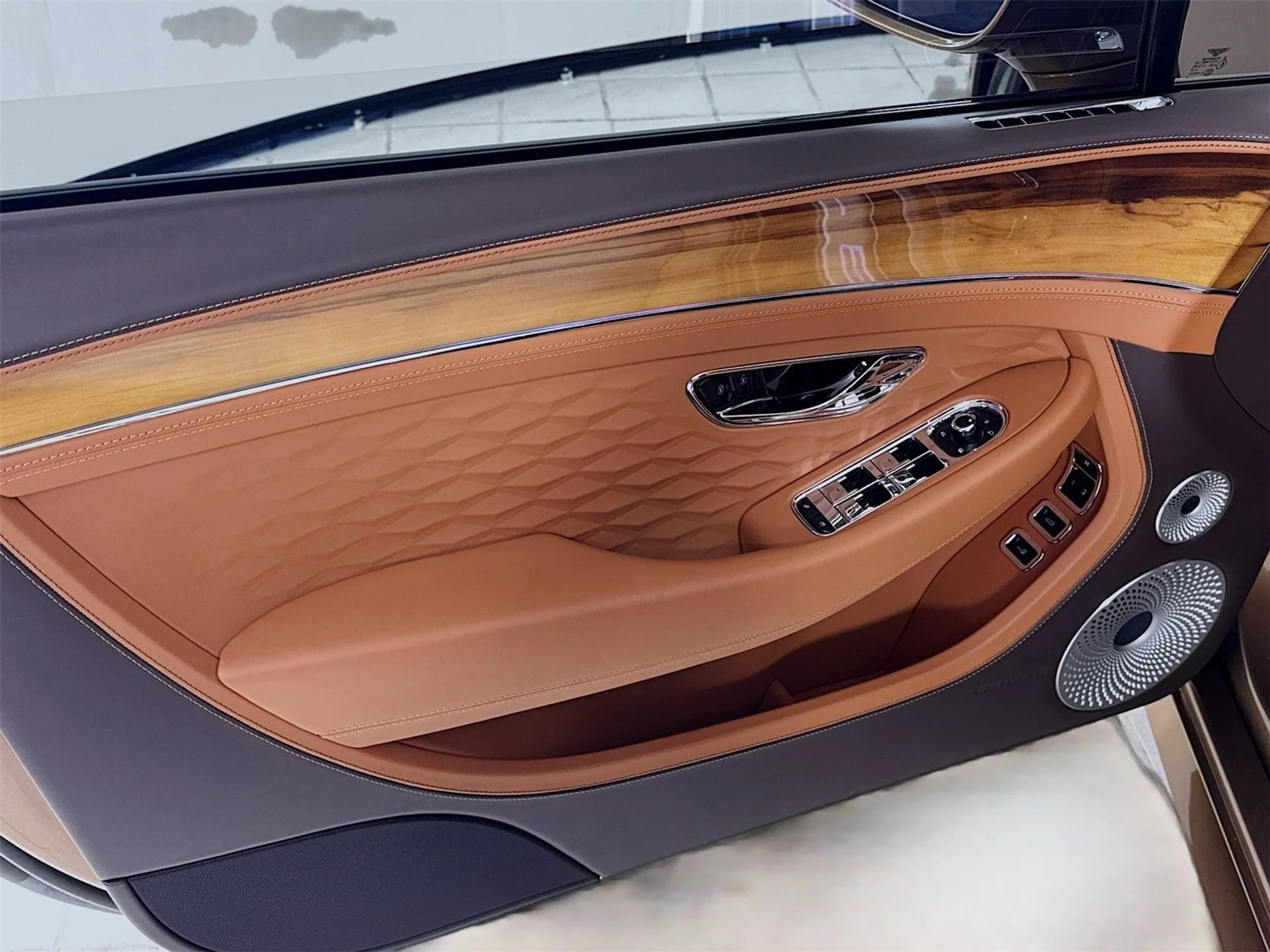 mph015_2357643788_72a67d96985122279585971852a352dbx_840ac280a6