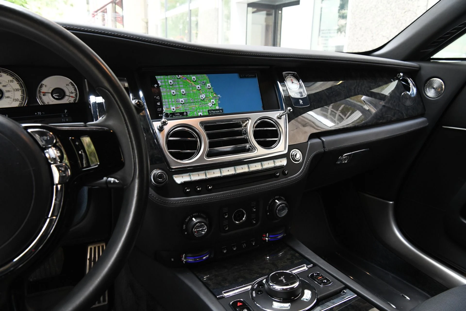 mph015_2362026501_11738_p17_l_684a8e4fd5