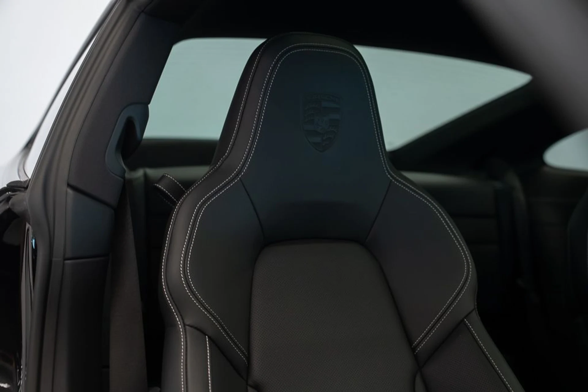 mph015_2364090586_porsche_911_2023_c13dadbb84