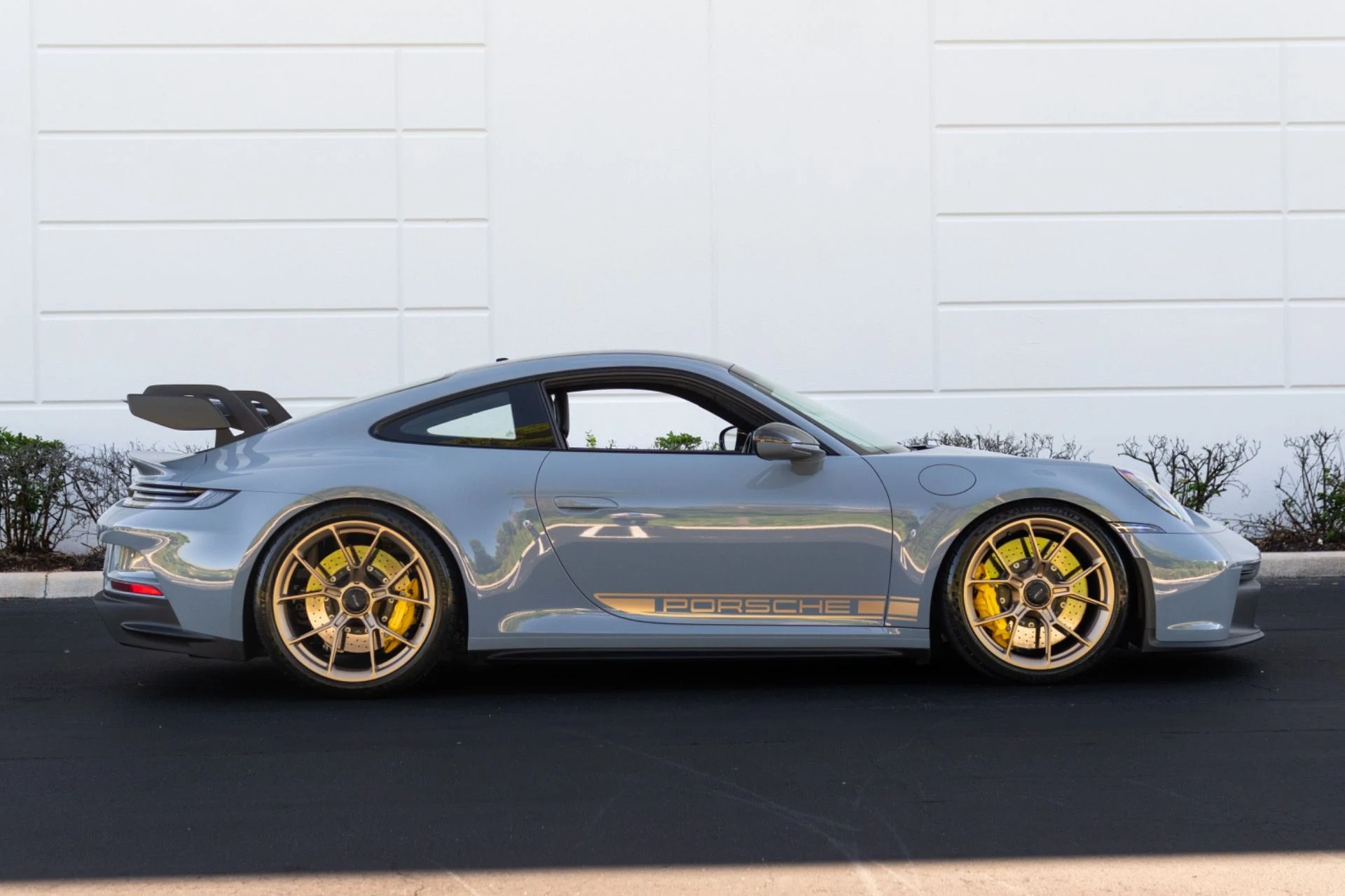 mph015_2373660310_Used_2023_Porsche_911_GT_3_1777402484_abf7528ad9