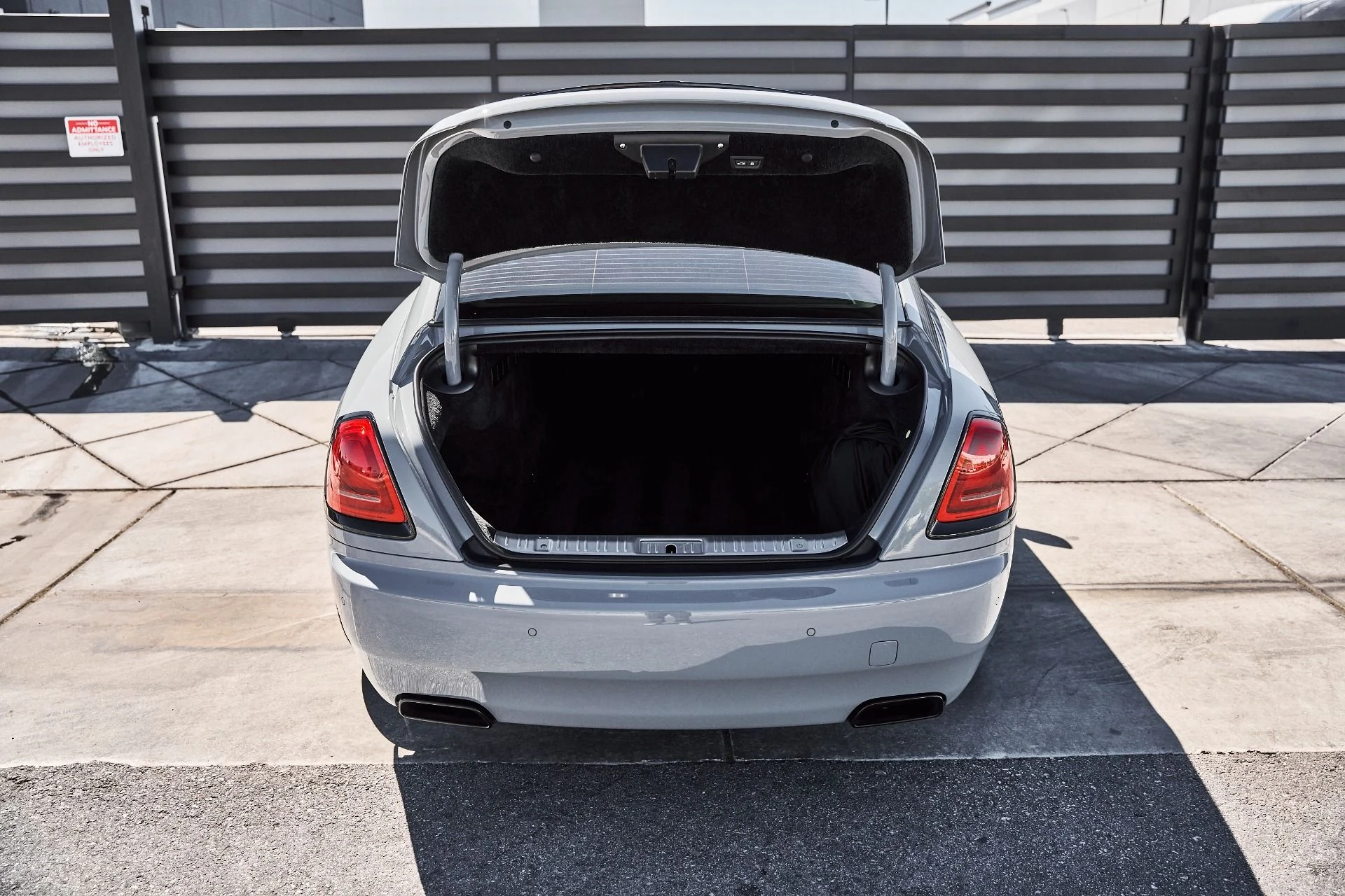 mph015_2375972332_Used_2020_Rolls_Royce_Wraith_Base_1776302574_513733f561