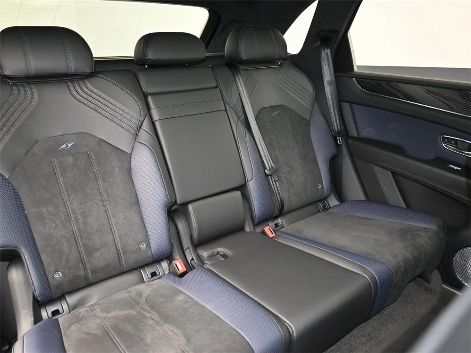 mph015_2386490554_c85c3c268b94c52b97122ced3ef996e8x_4d3d7d6650