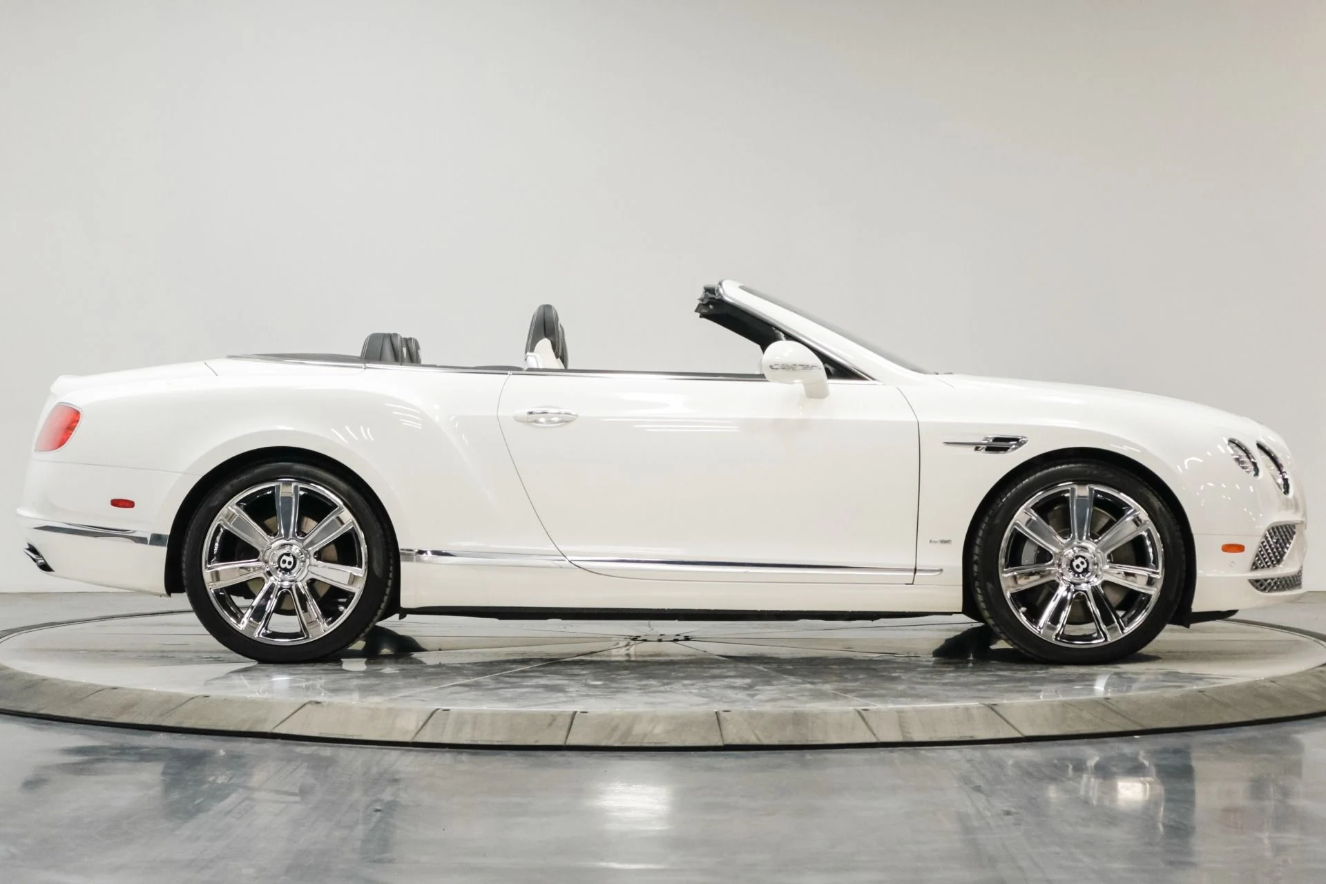 mph015_2391163122_Used_2016_Bentley_Continental_GT_W12_1765815646_bbae4bd58e