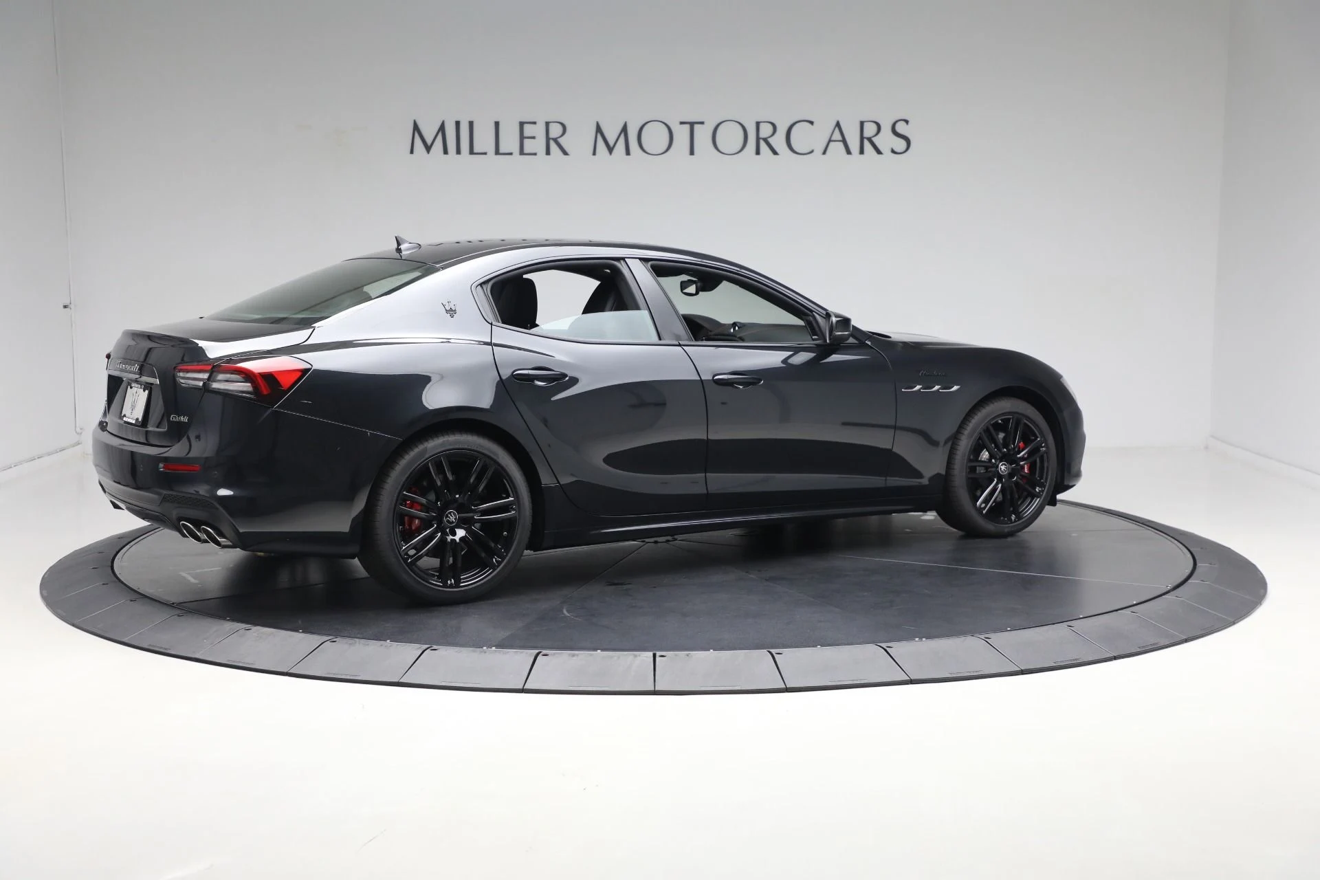 mph015_2395415629_New_2024_Maserati_Ghibli_Modena_Ultima_Q4_5d809917dc