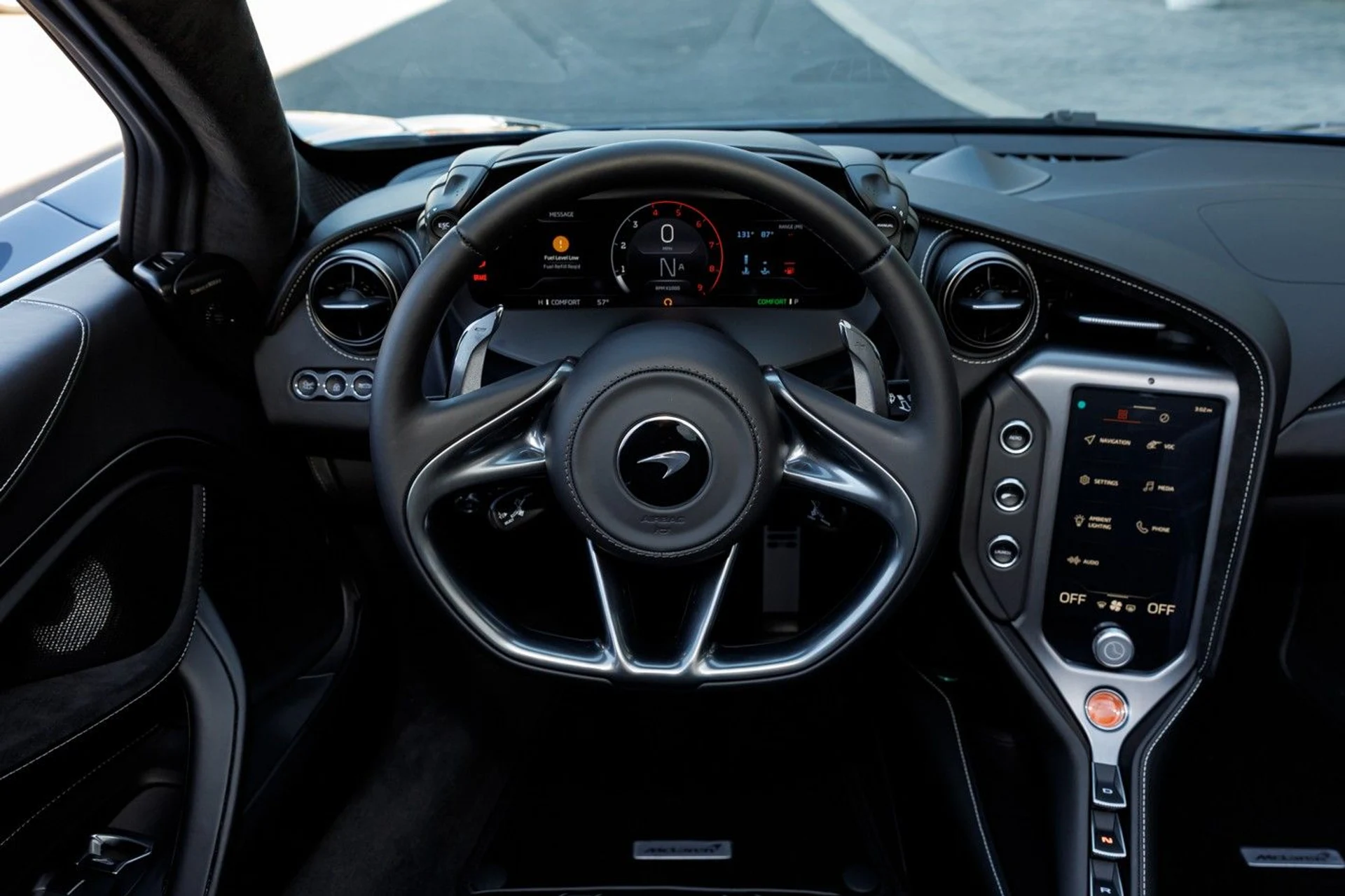 mph015_2403539333_650_p16_l_af2b8f6919