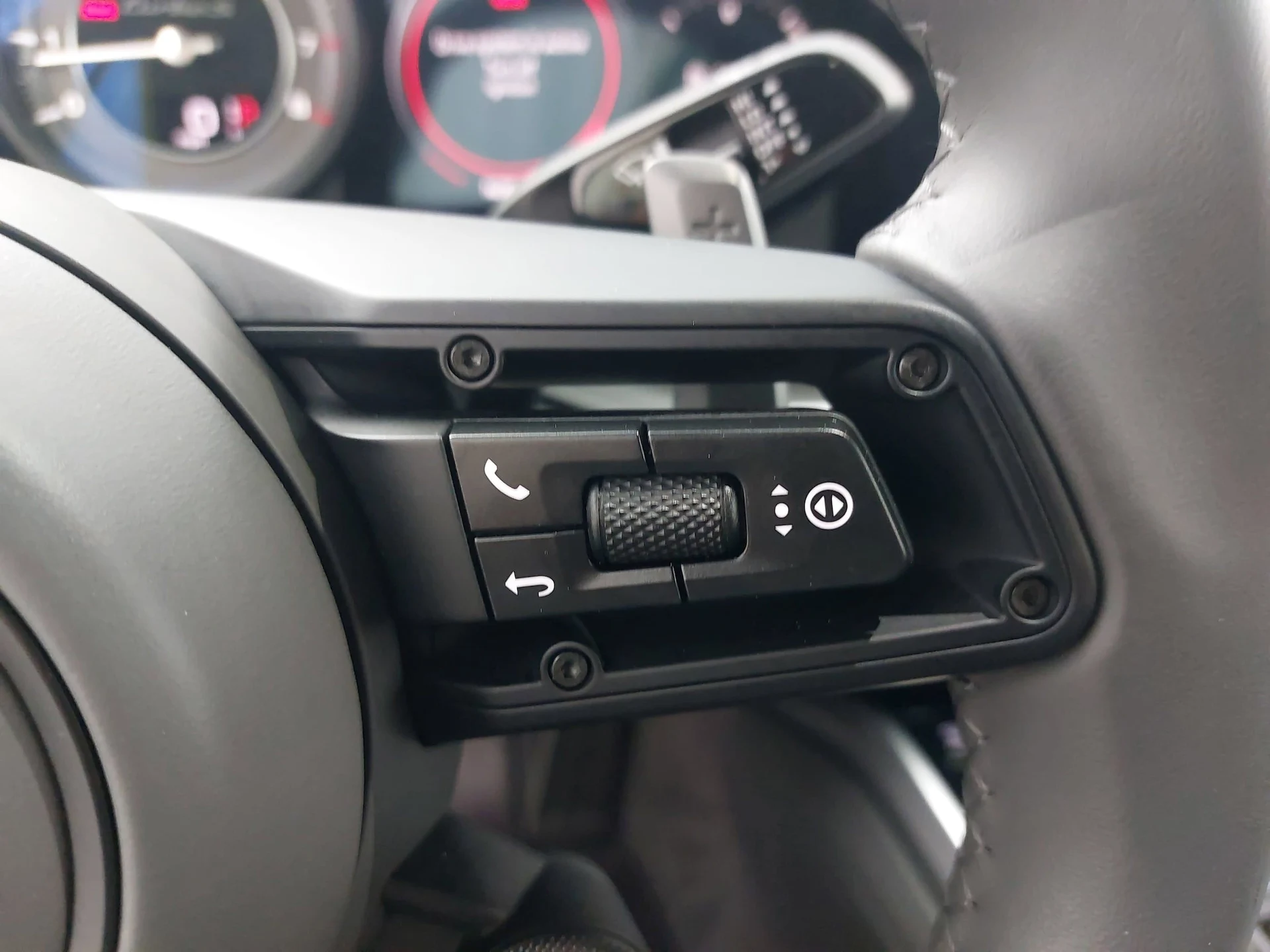 mph015_2404076271_a97e1f911af6f3733bd1a350651038d7x_60cd42a1bc