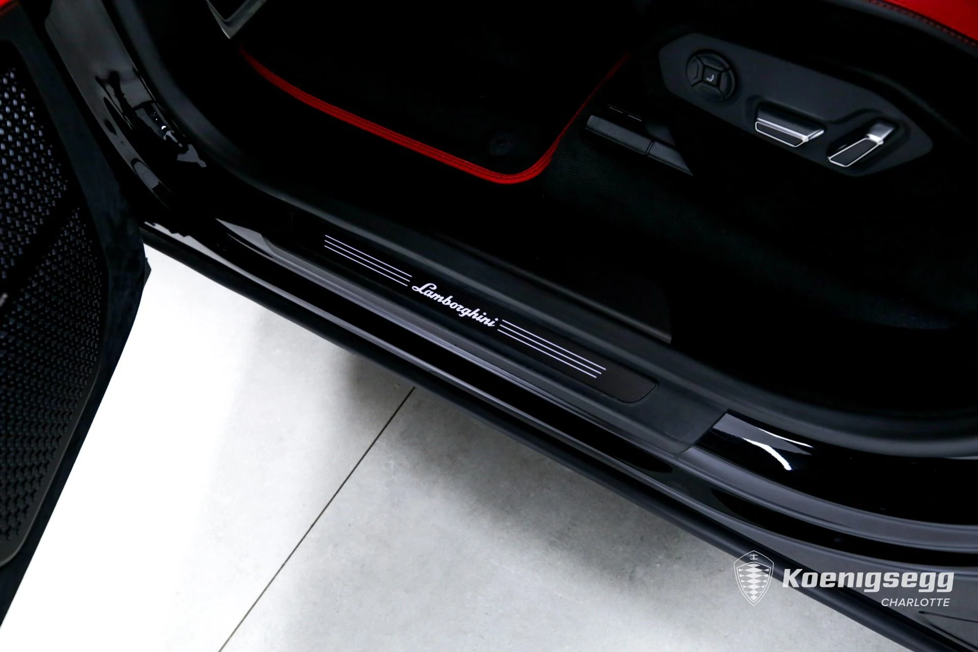 mph015_2407351150_Used_2023_Lamborghini_Urus_Performante_1746560193_8061dce44c