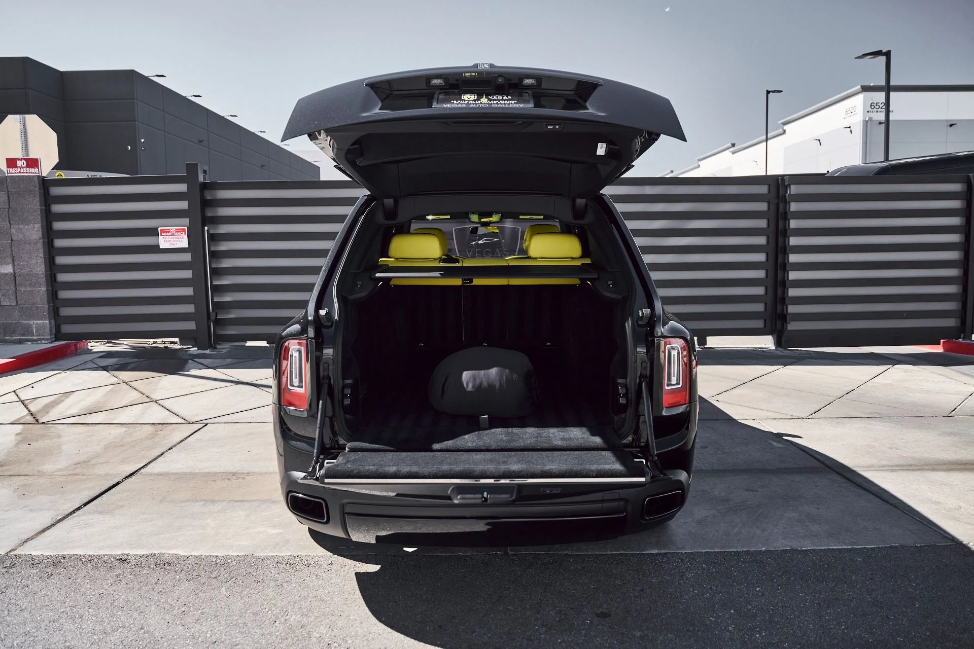 mph015_2408171396_Used_2022_Rolls_Royce_Cullinan_Base_1772505579_079aeea207