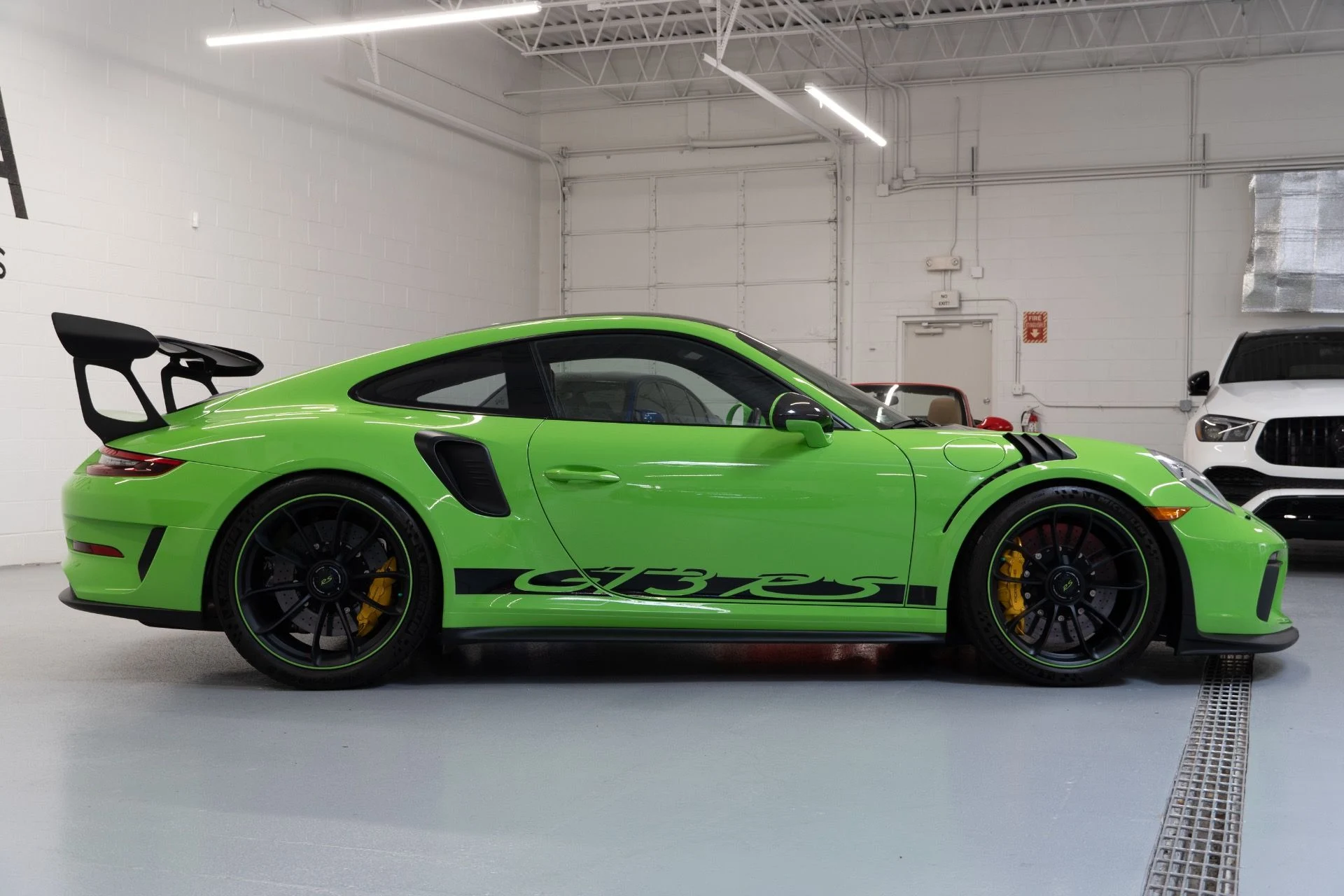 mph015_2409262564_Used_2019_Porsche_911_GT_3_RS_1730230341_3b24e70e33